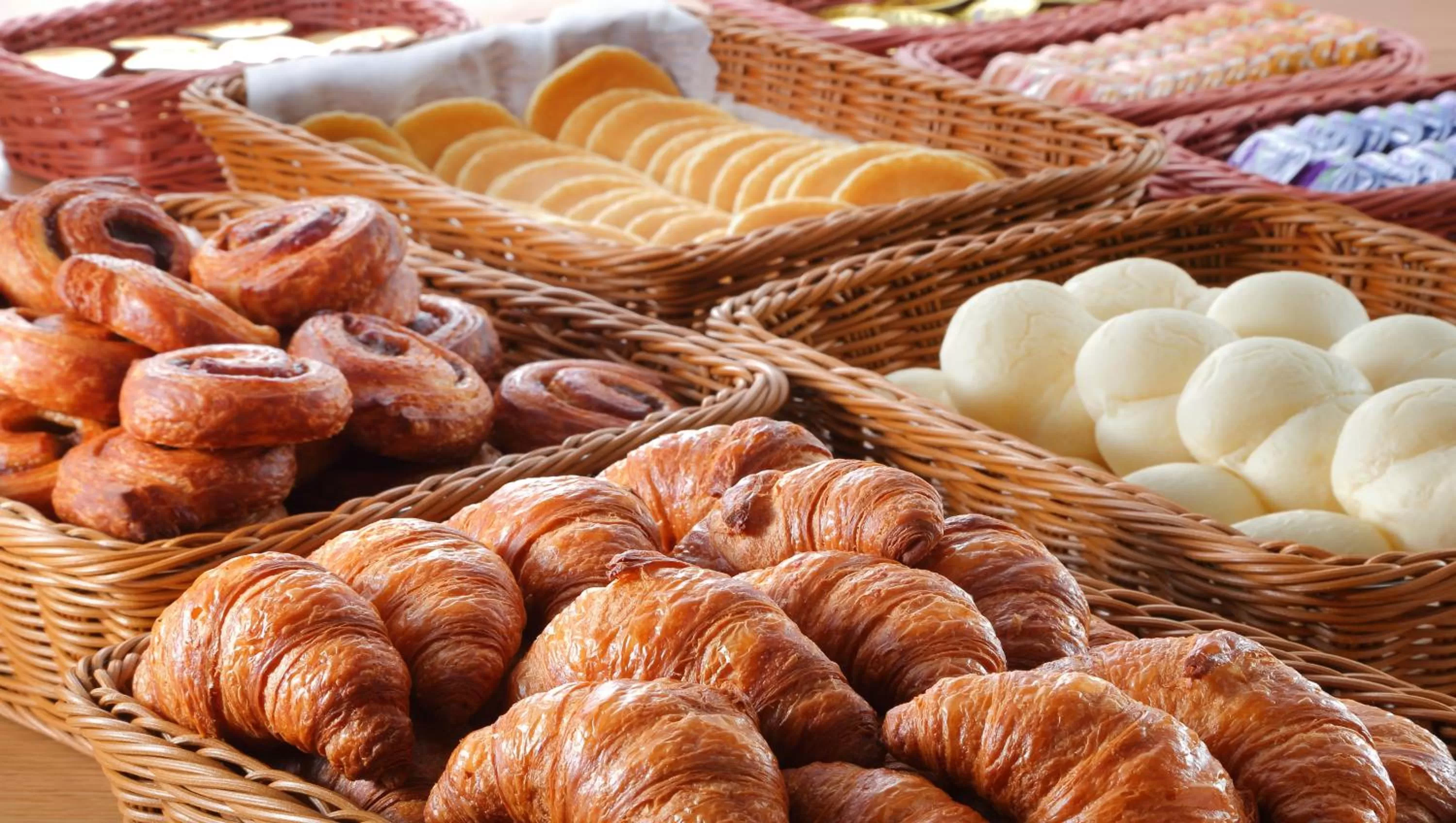 Continental breakfast in Sendai Washington Hotel