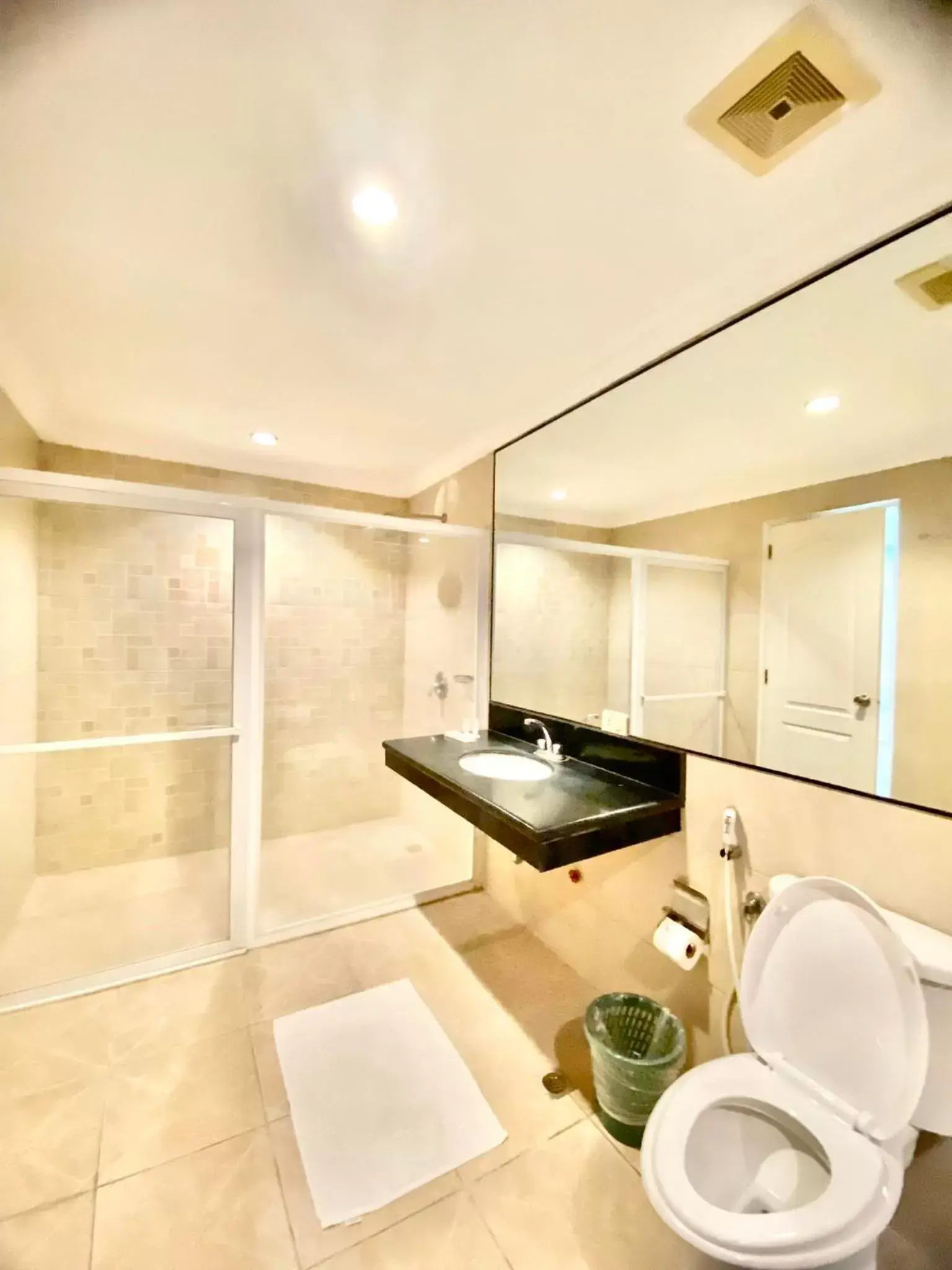 Bathroom in Hotel Euroasia By BLUEBOOKERS