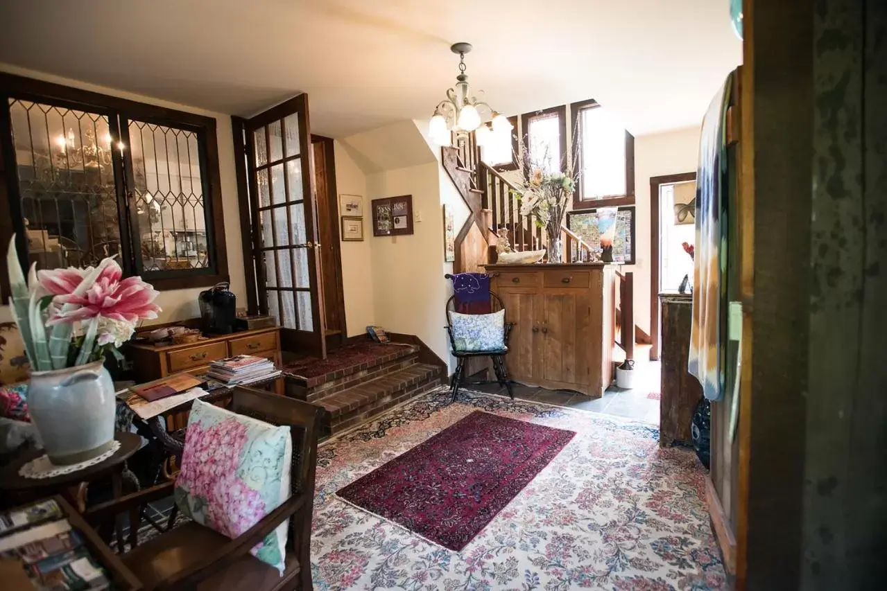 Lobby or reception, Seating Area in Gardenview Bed and Breakfast