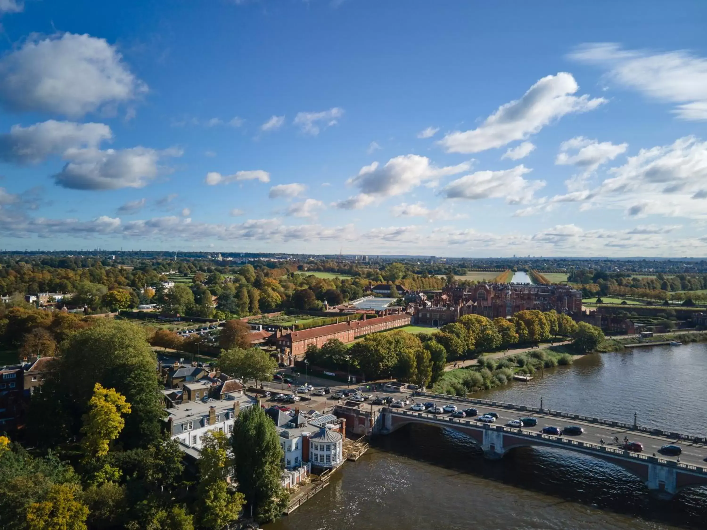 Property building, Bird's-eye View in Mitre Hotel