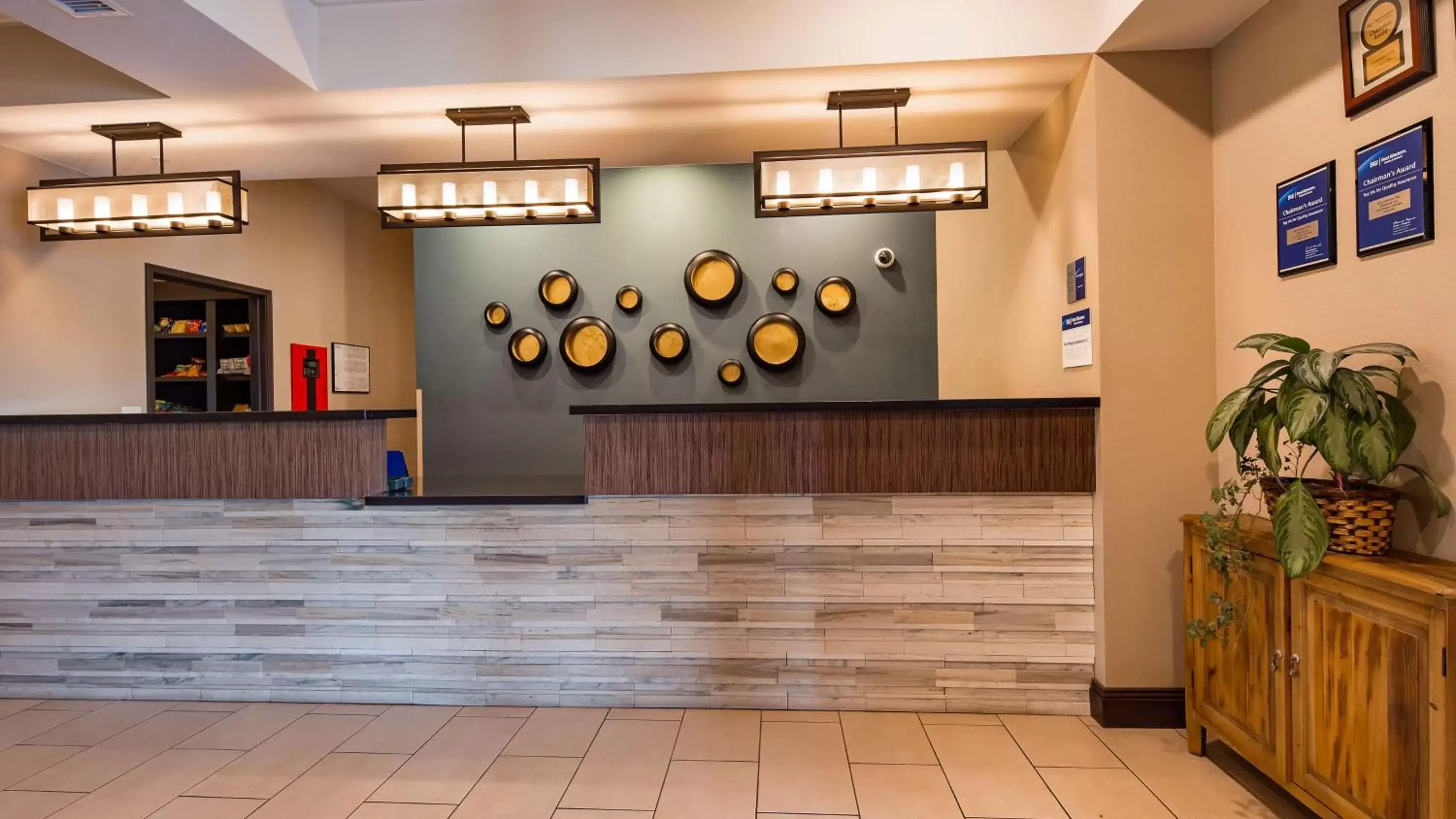 Lobby or reception in Best Western Plus Overland Inn Lobby or reception in Best Western Plus Overland Inn