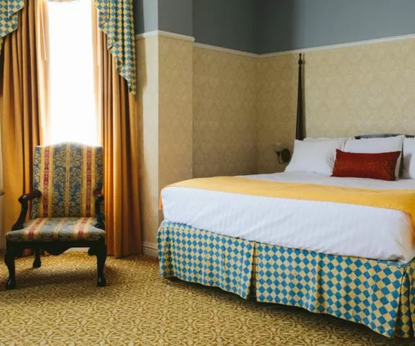 Bedroom, Bed in Carleton of Oak Park