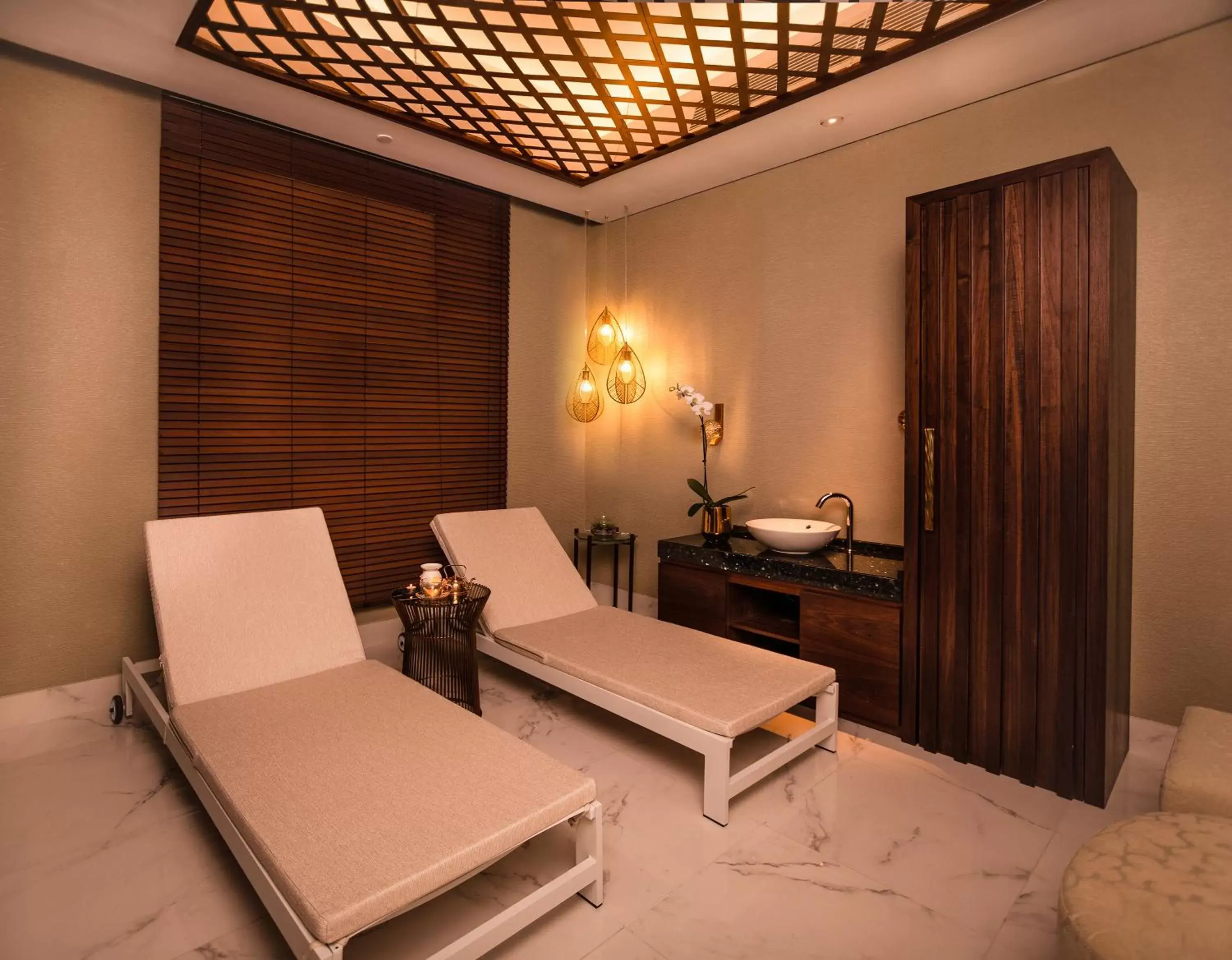 Massage in Al Jaddaf Rotana Suite Hotel
