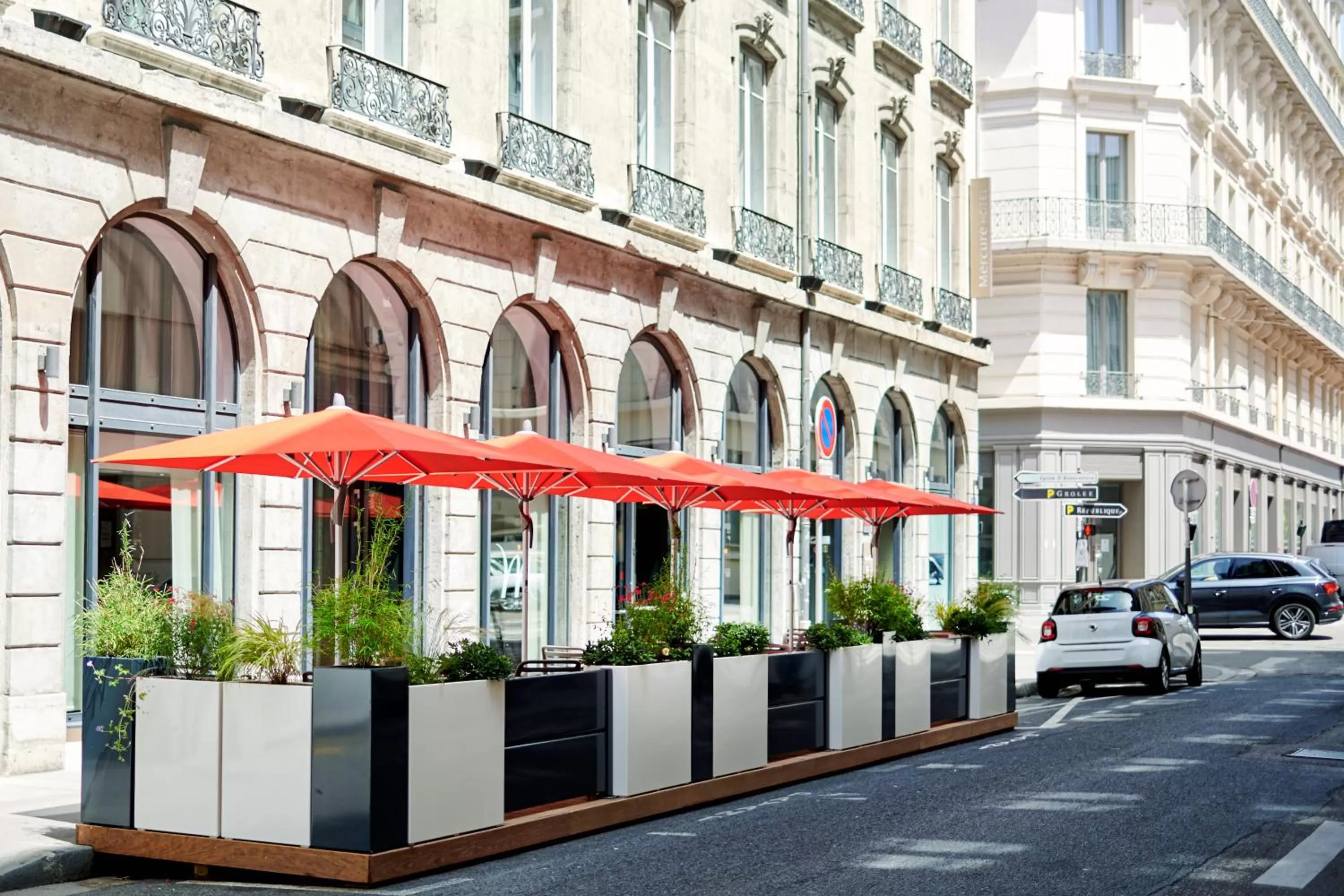 Patio in Mercure Lyon Centre Plaza République
