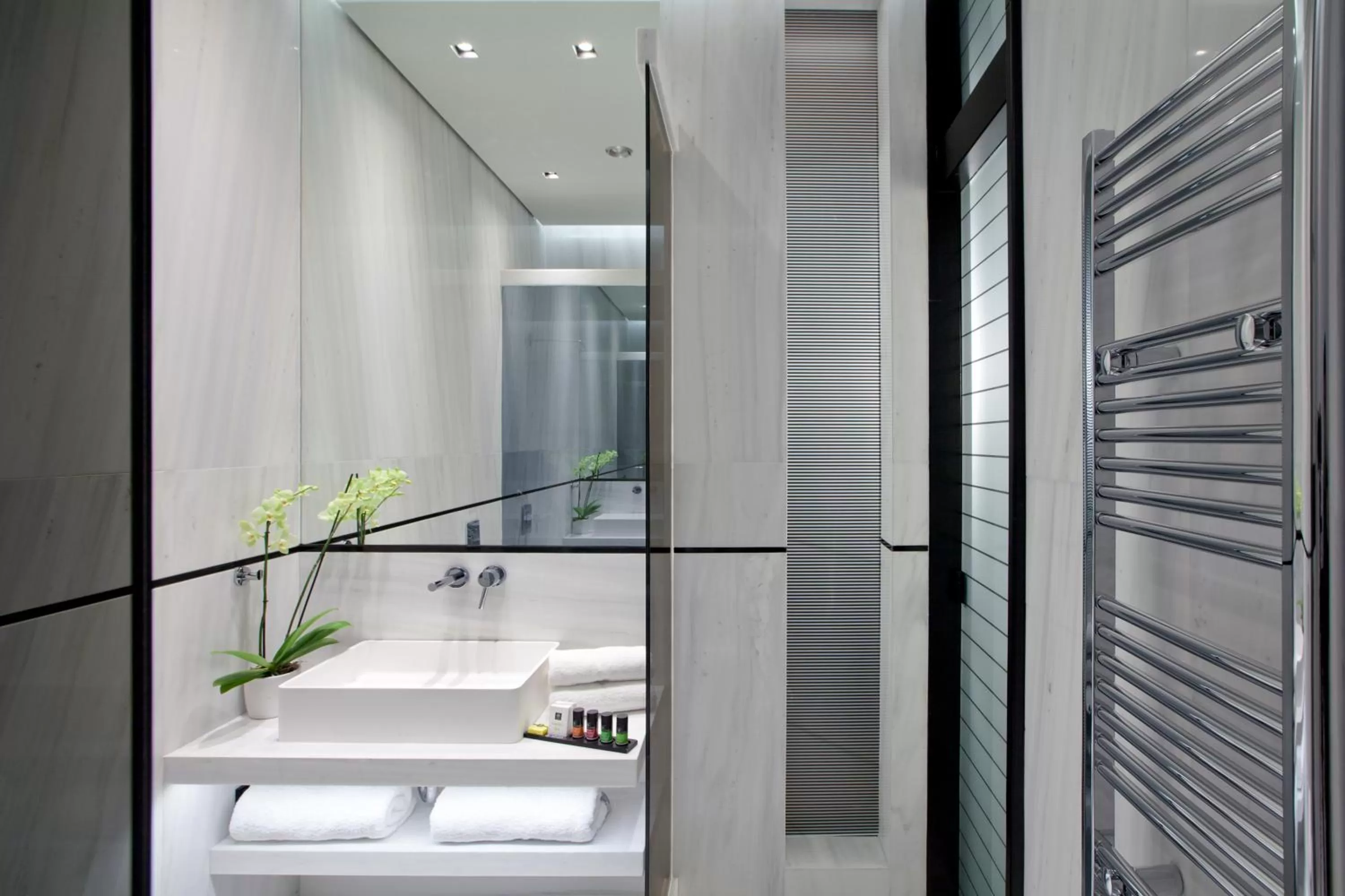 Bathroom in MET34 Athens