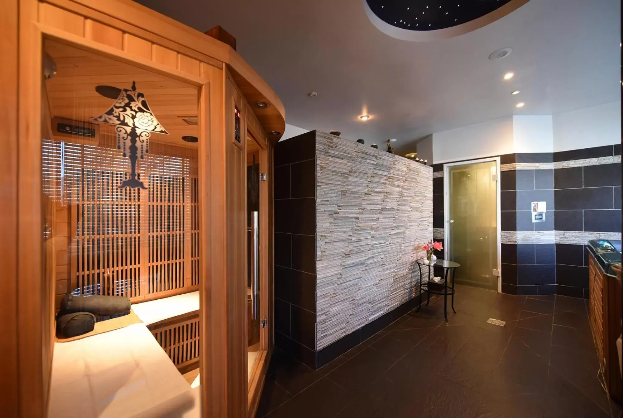 Sauna, Bathroom in Hôtel Spa Restaurant La Madrague