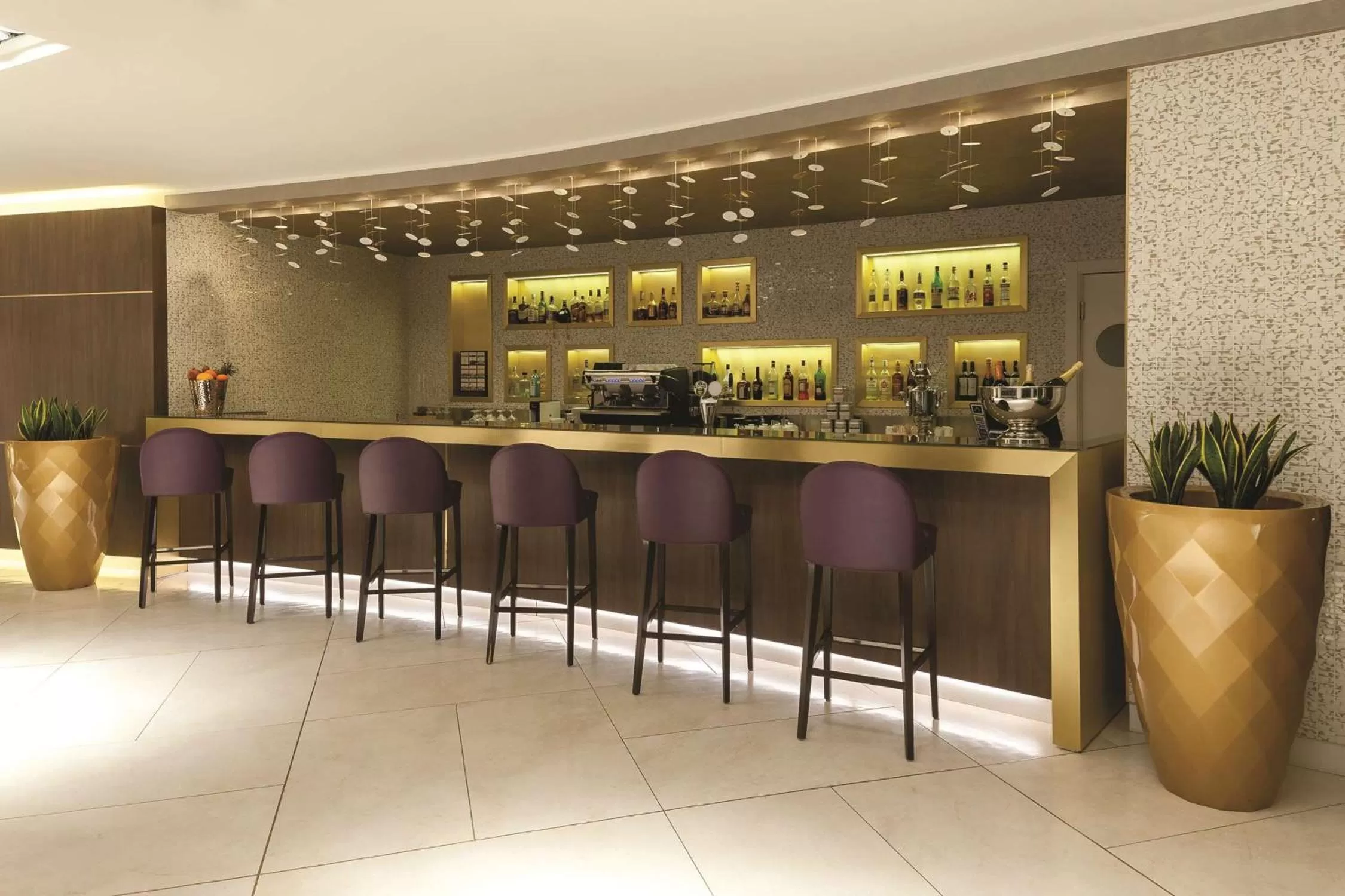 Lounge or bar in DoubleTree by Hilton Yerevan City Centre