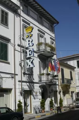Property Building in Hotel Rex