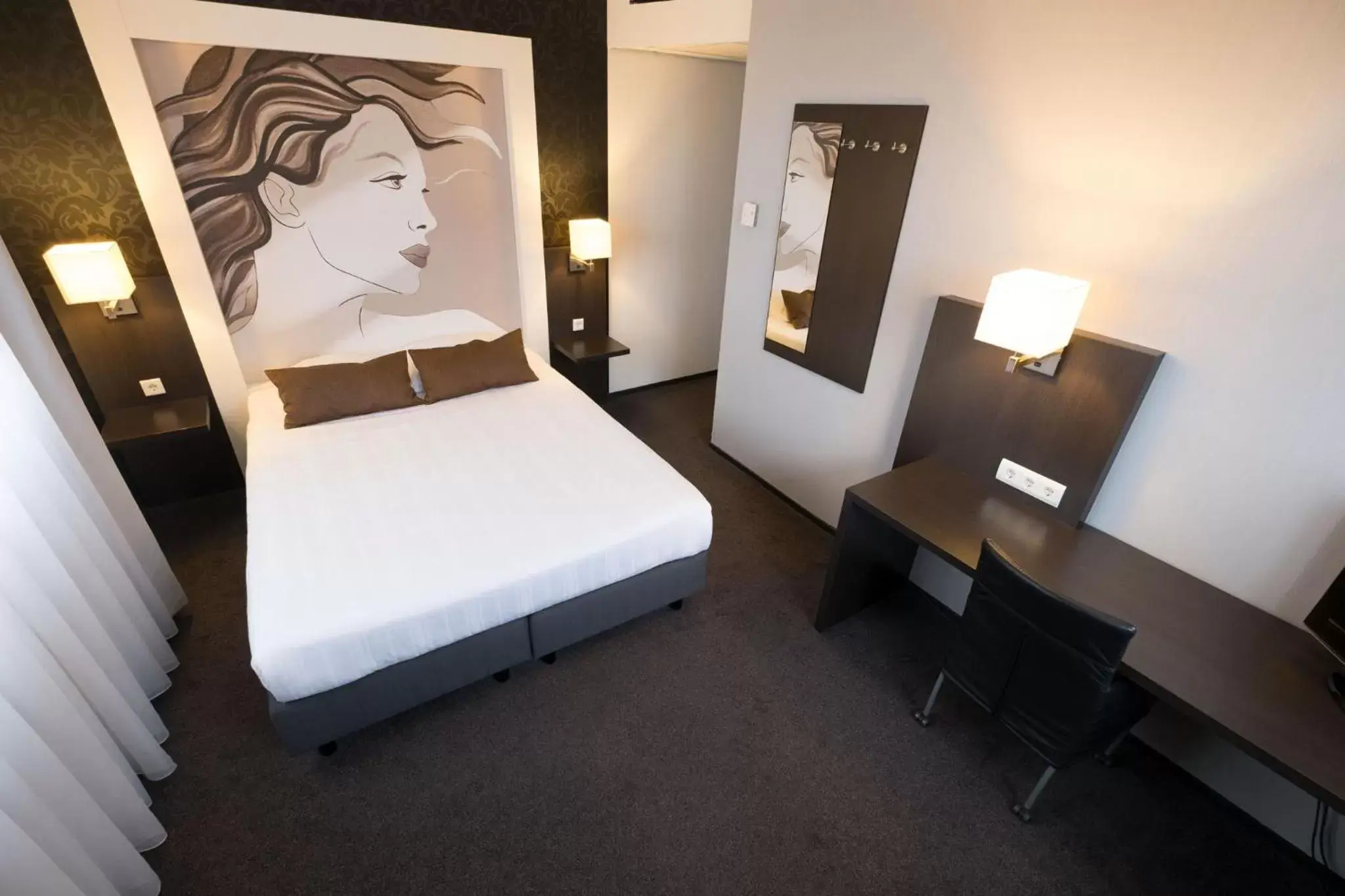 Bed in Leonardo Hotel Breda City Center