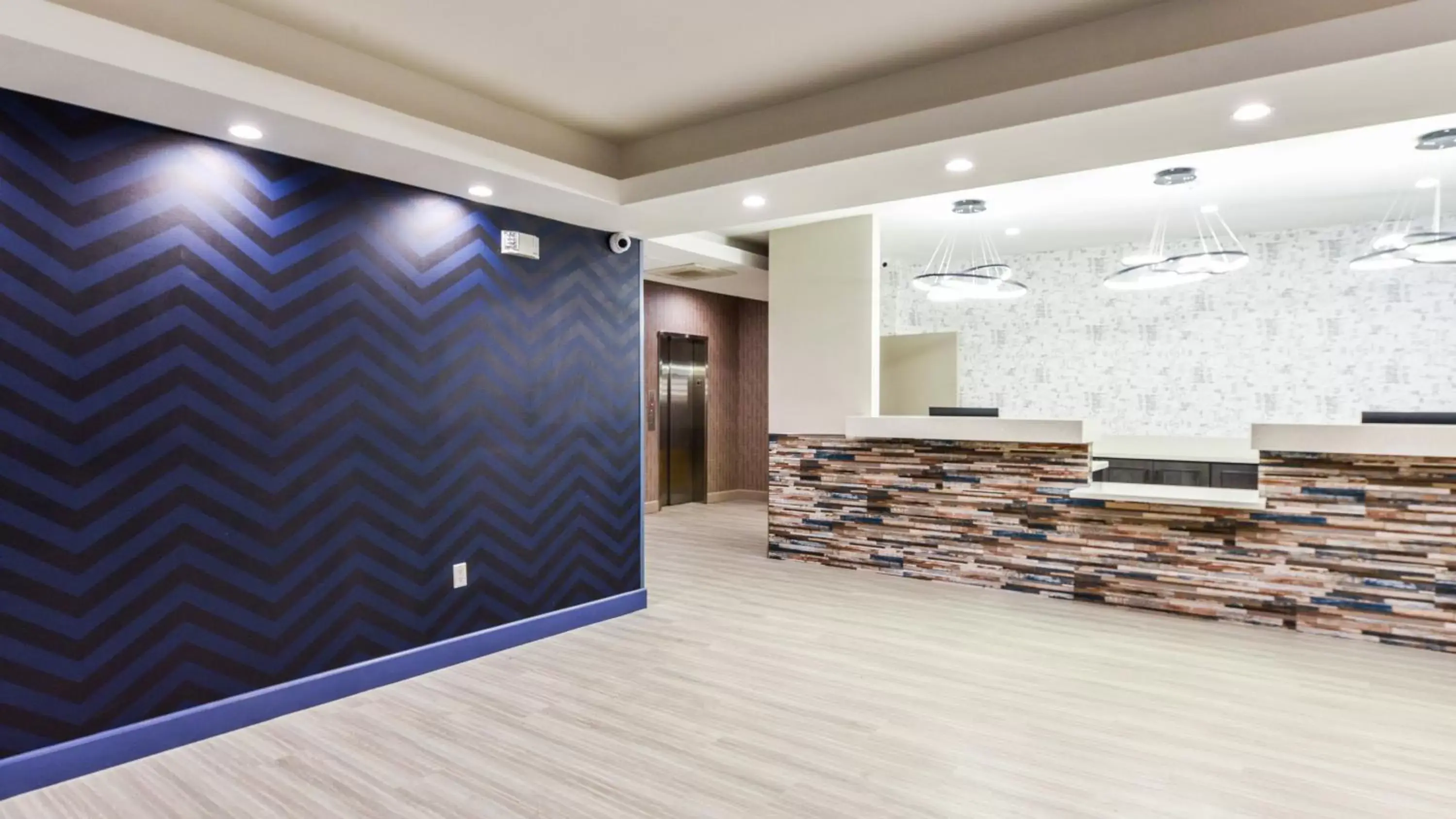 Lobby or reception in Hollywood Inn Suites Hotel