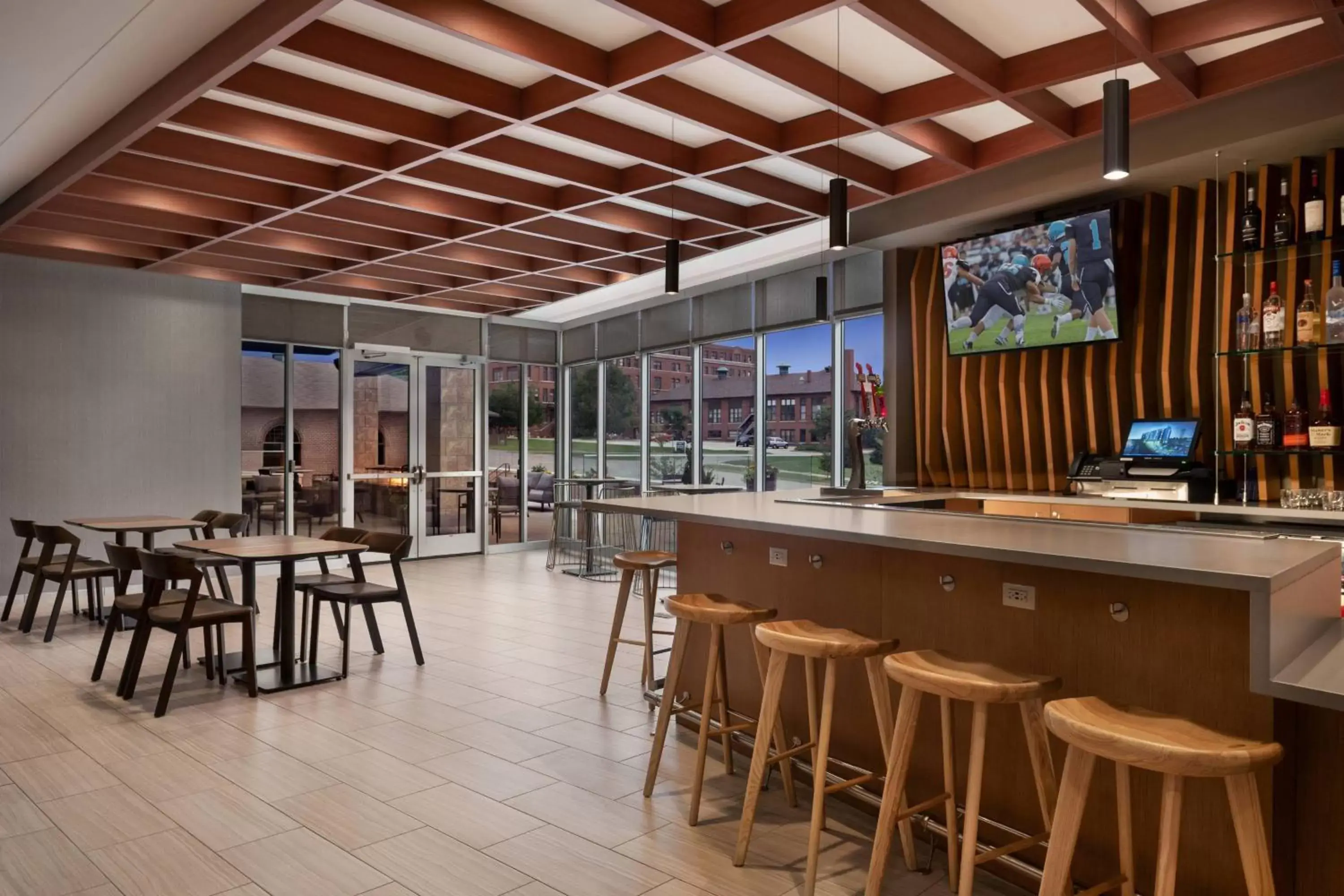 Lobby or reception, Lounge/Bar in SpringHill Suites by Marriott Milwaukee West/Wauwatosa