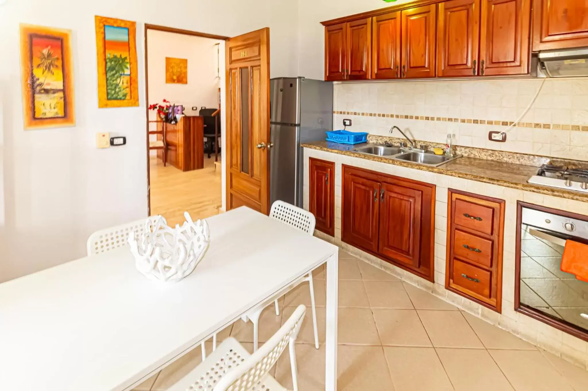 kitchen, Kitchen/Kitchenette in Hotel Villa Capri