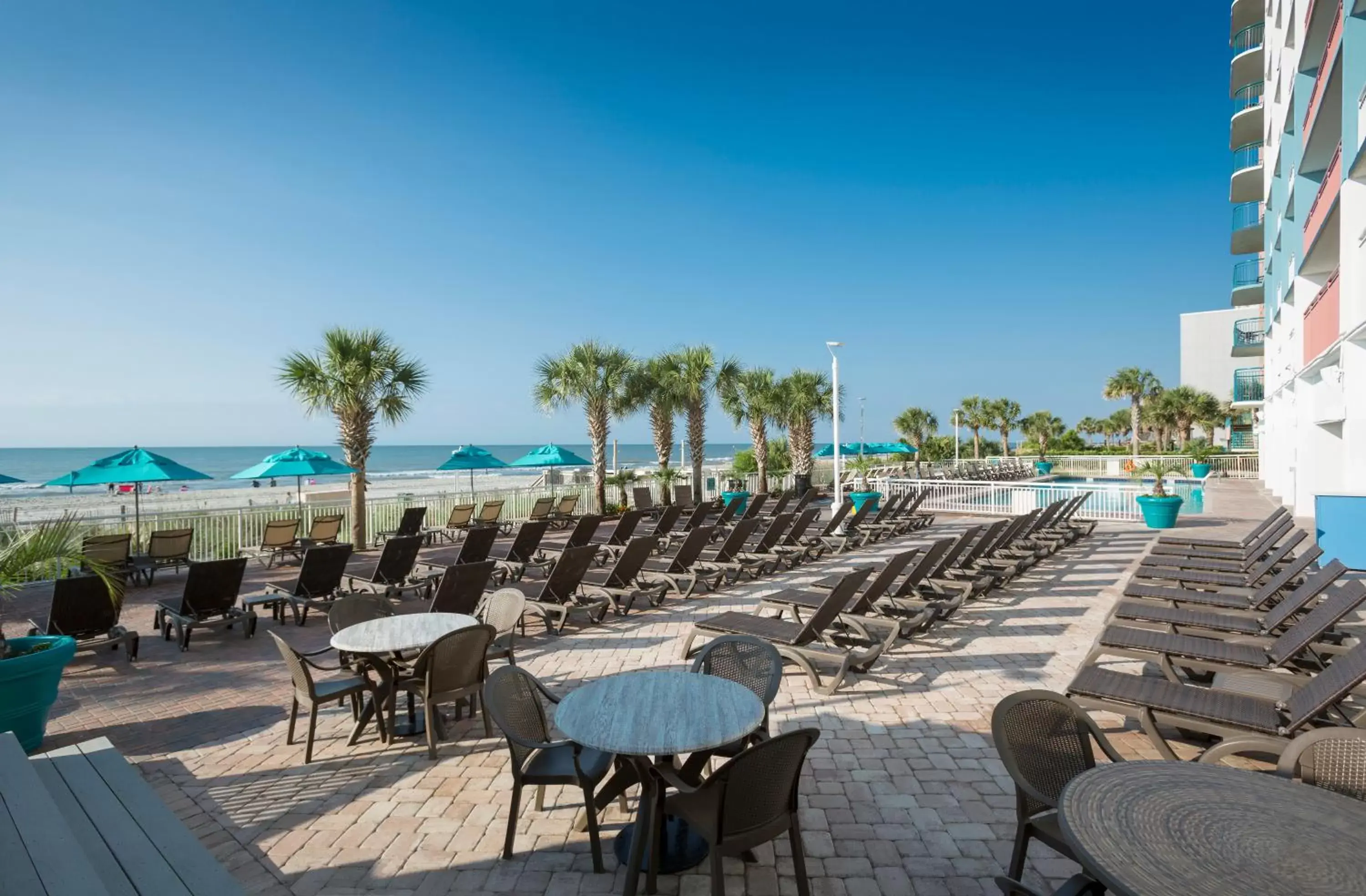 Patio, Restaurant/Places to Eat in Paradise Resort