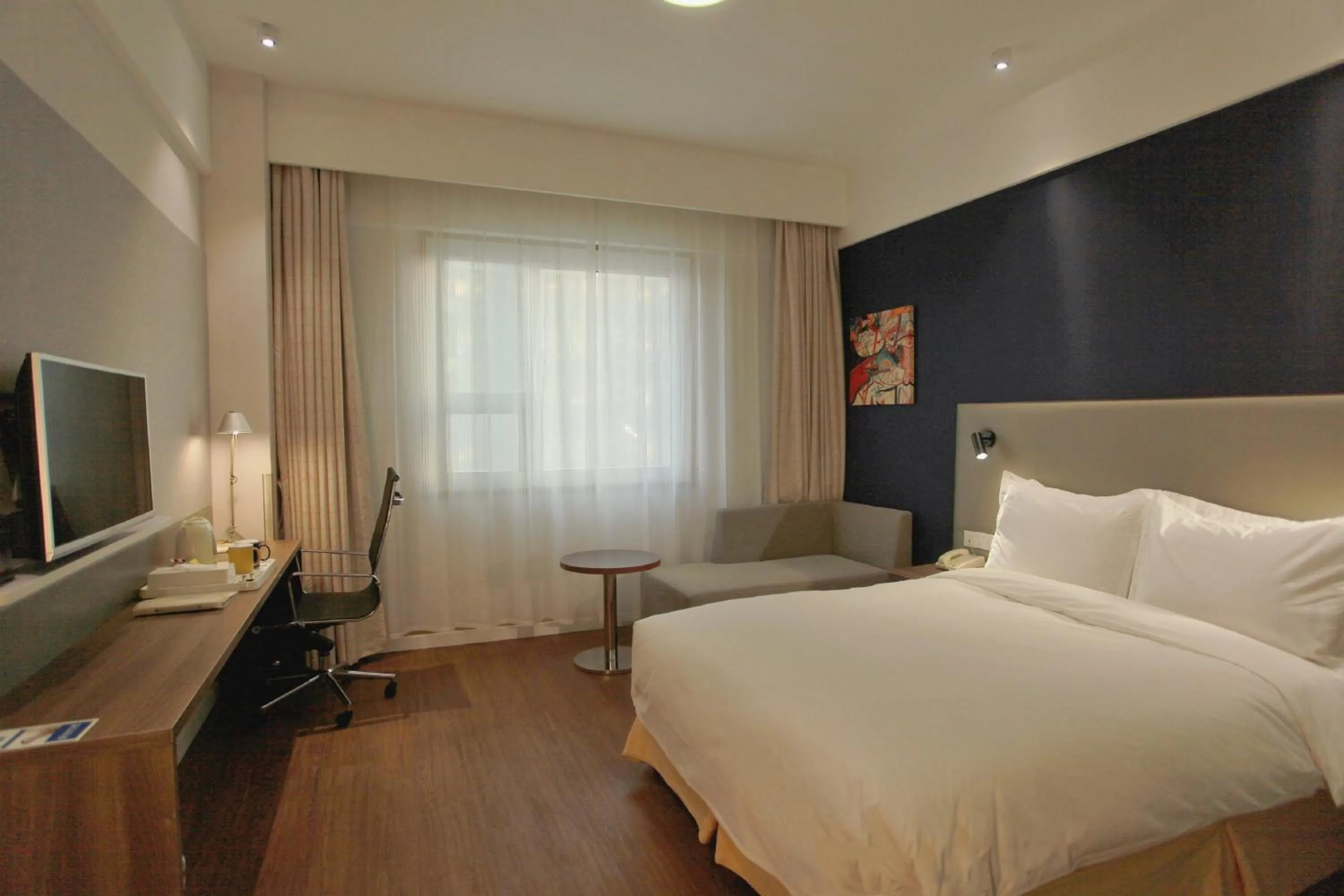 Photo of the whole room, Bed in Holiday Inn Express Hefei South, an IHG Hotel