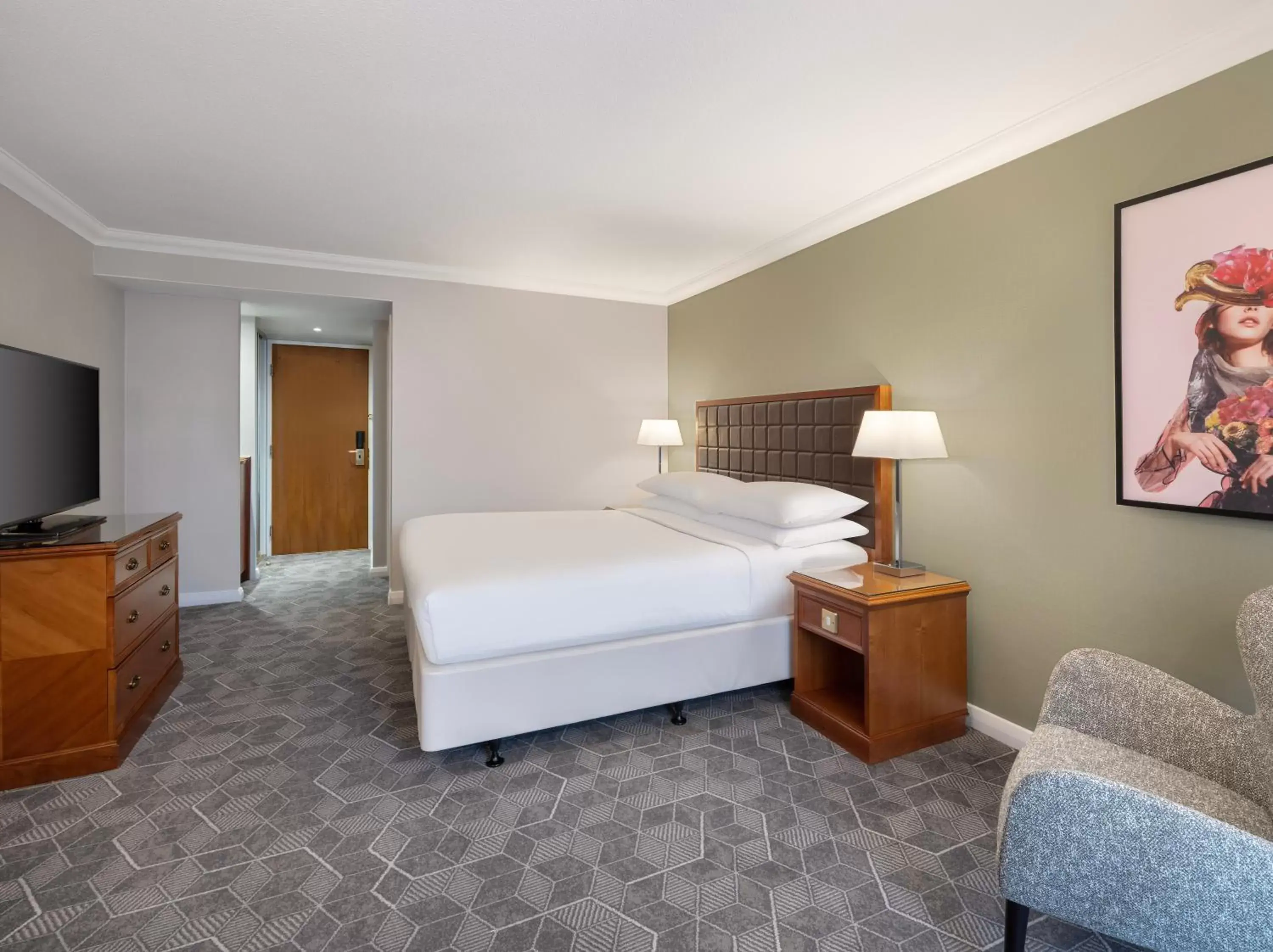 Deluxe Double Room with Sofa Bed in Delta Hotels by Marriott Heathrow Windsor