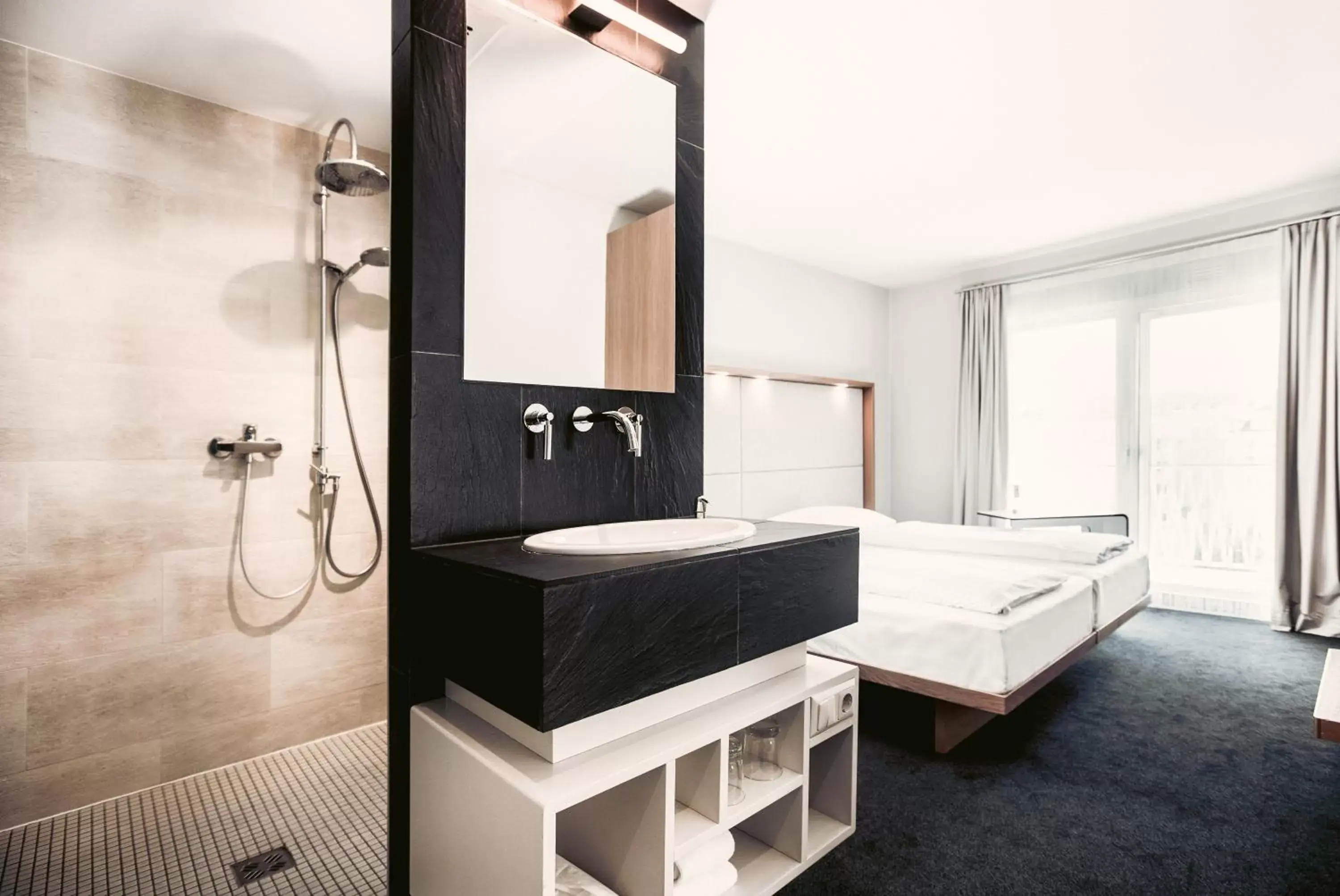 Bedroom, Bathroom in Daniel Graz