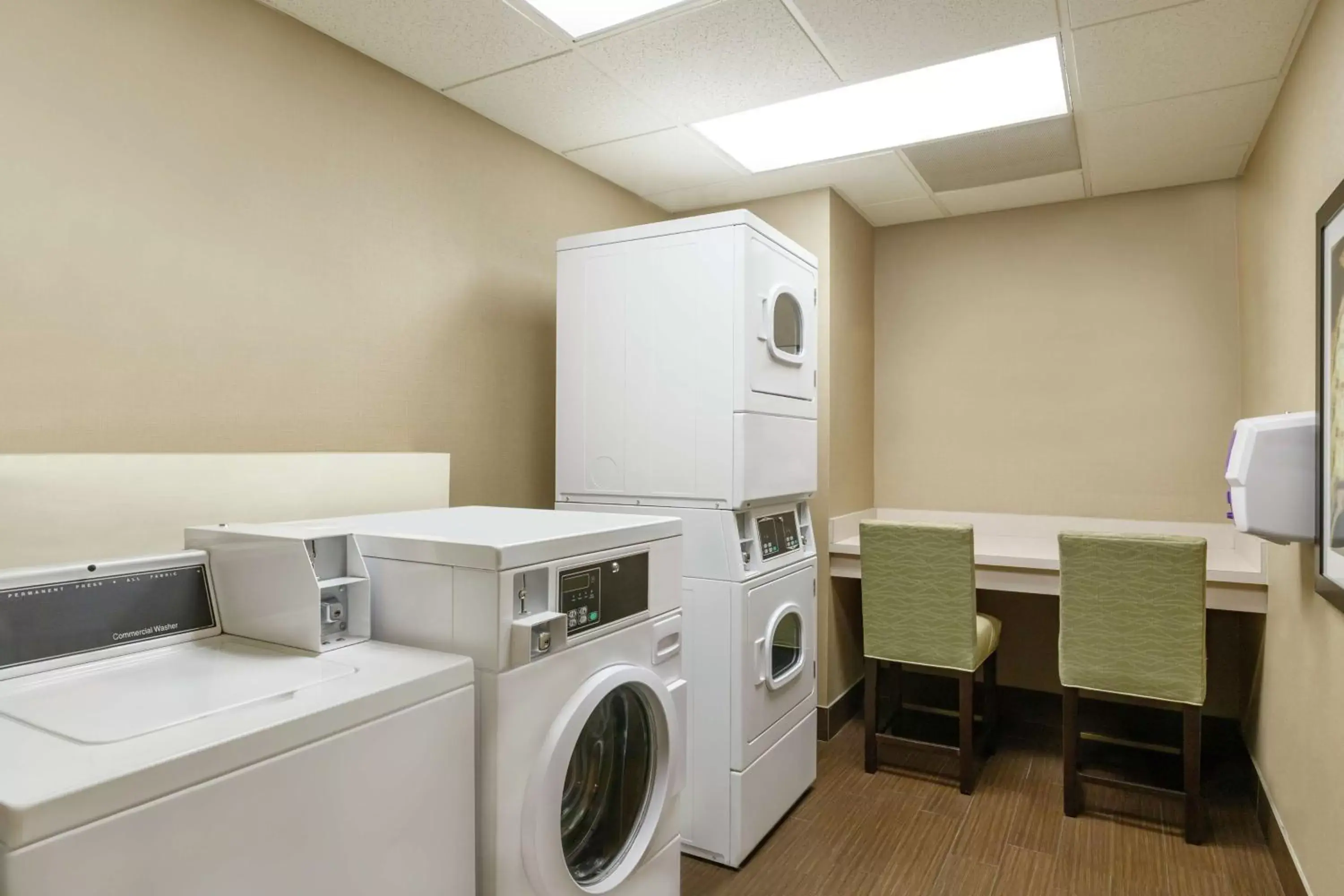 Property building, Kitchen/Kitchenette in Homewood Suites by Hilton St. Petersburg Clearwater