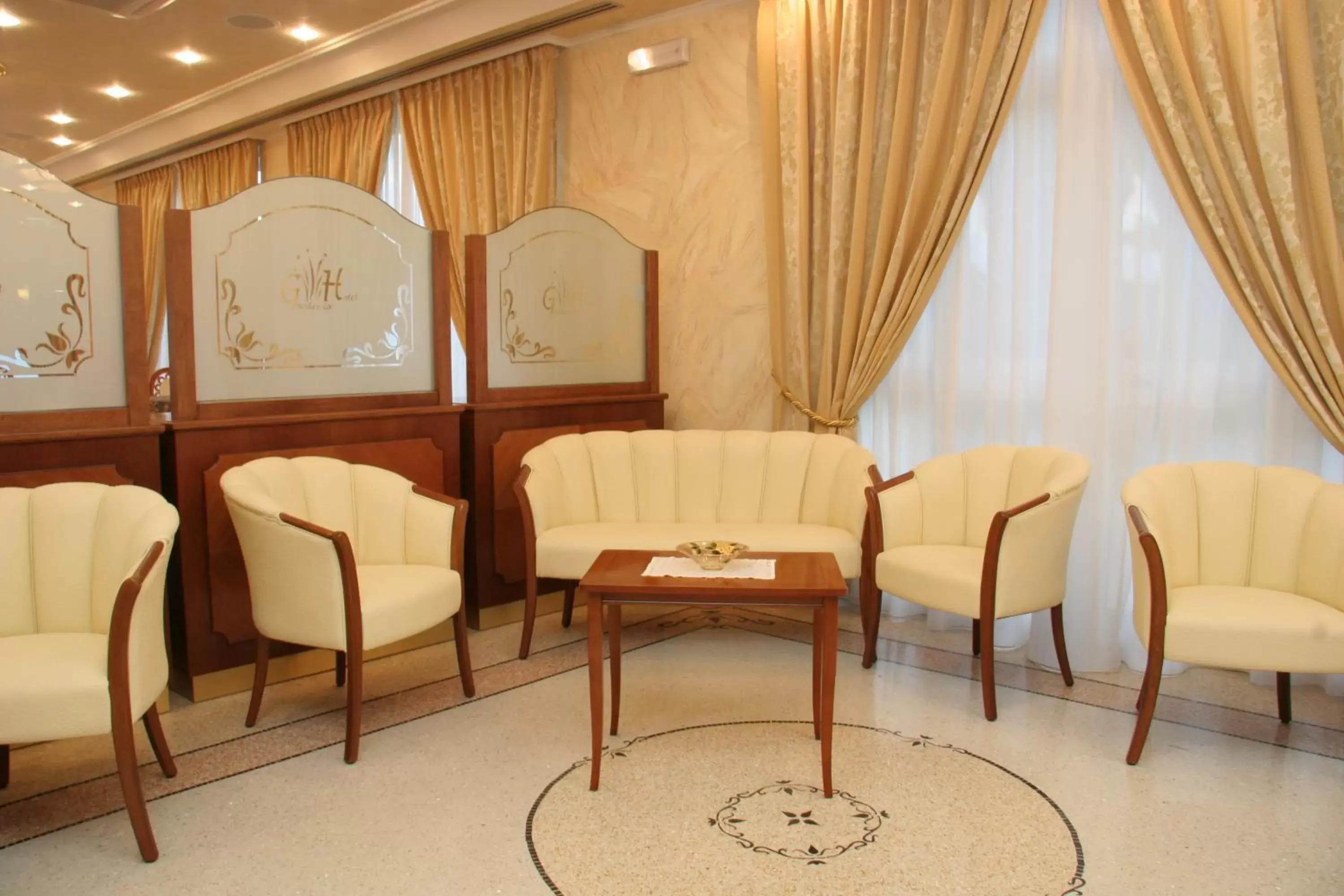 Lobby or reception, Seating Area in Gardenia Hotel