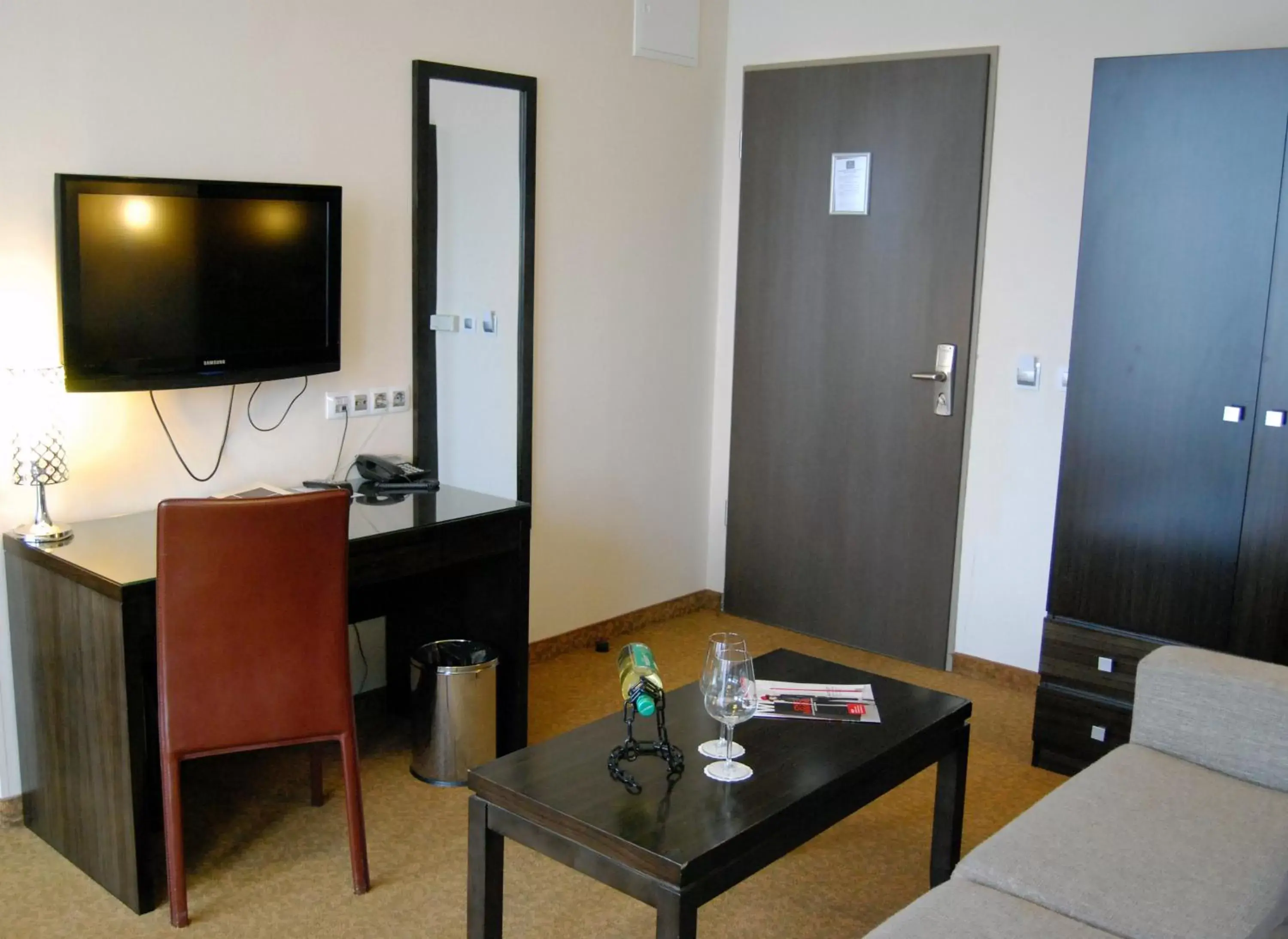 Living room, TV/Entertainment Center in Hotel Regnum Residence