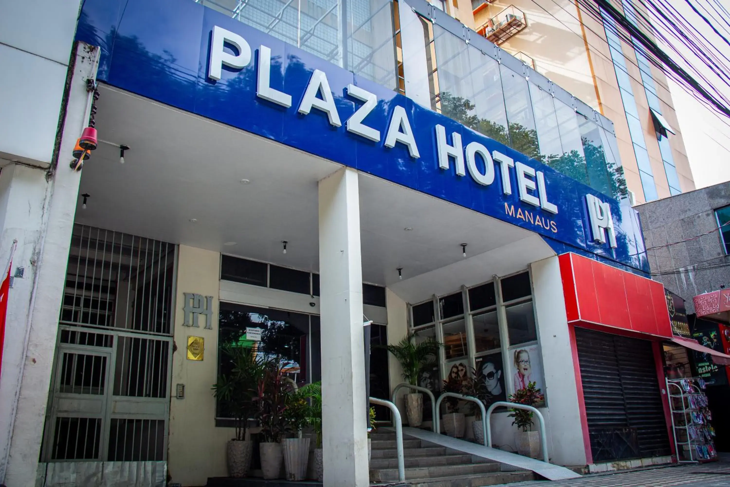 Facade/entrance in Plaza Hotel Manaus