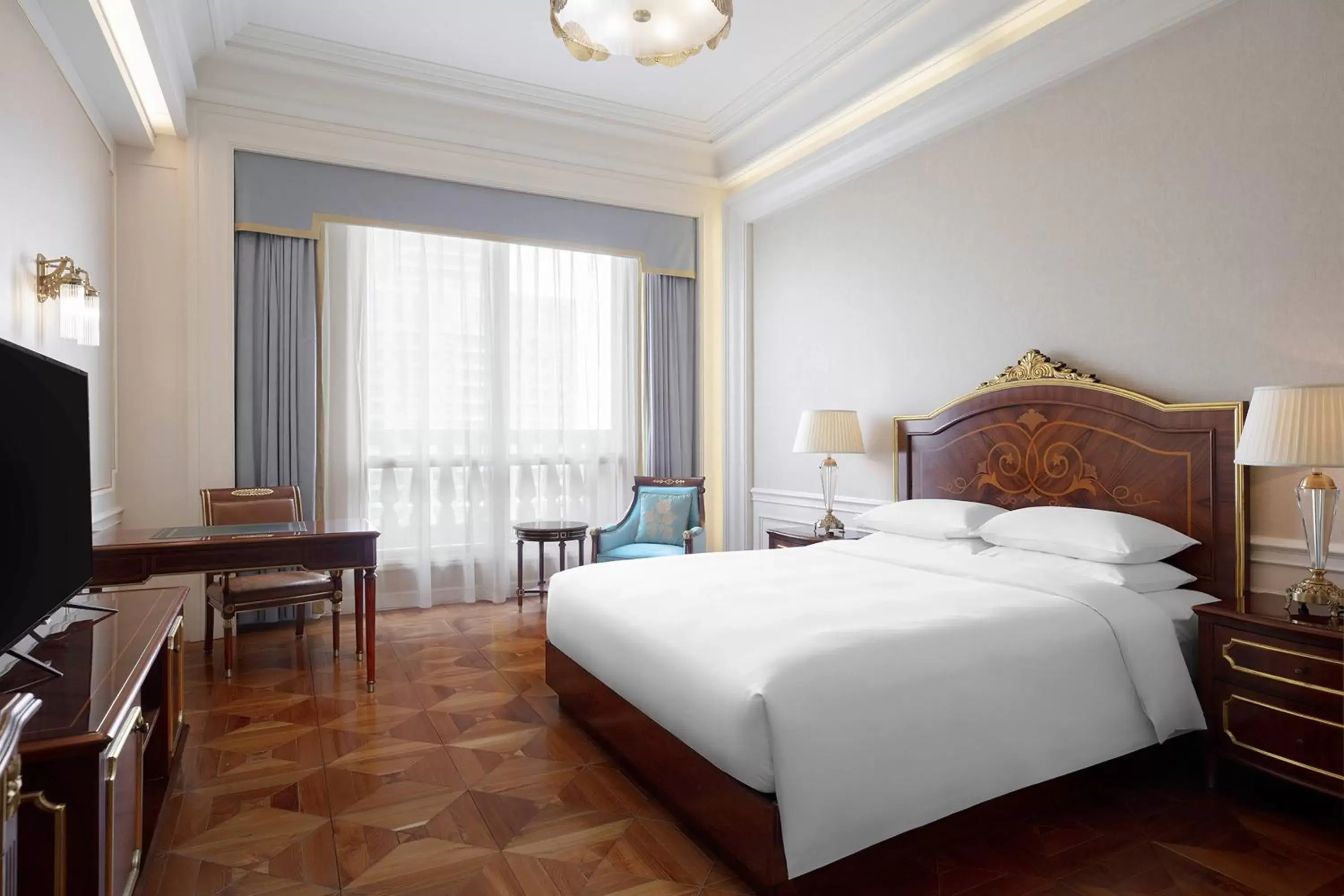 Photo of the whole room, Bed in Delta Hotels by Marriott Shanghai Baoshan