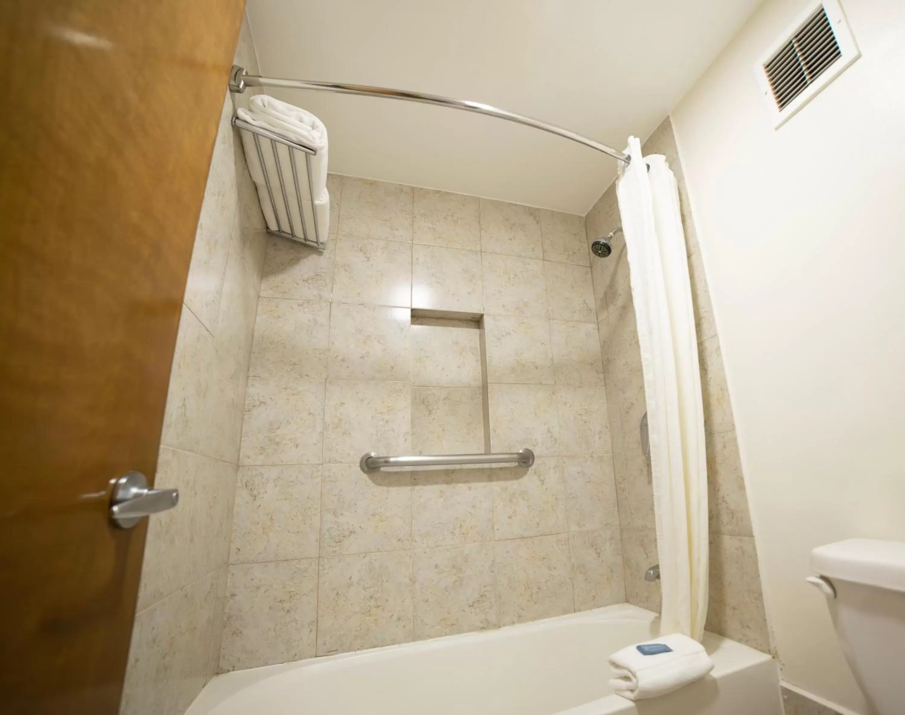 Bathroom in Hotel Colonial Mexicali Bathroom in Hotel Colonial Mexicali