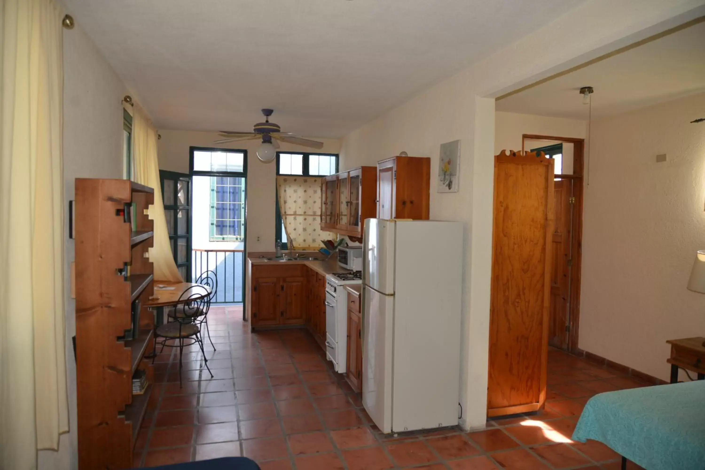 Kitchen/Kitchenette in Casabuena B&B