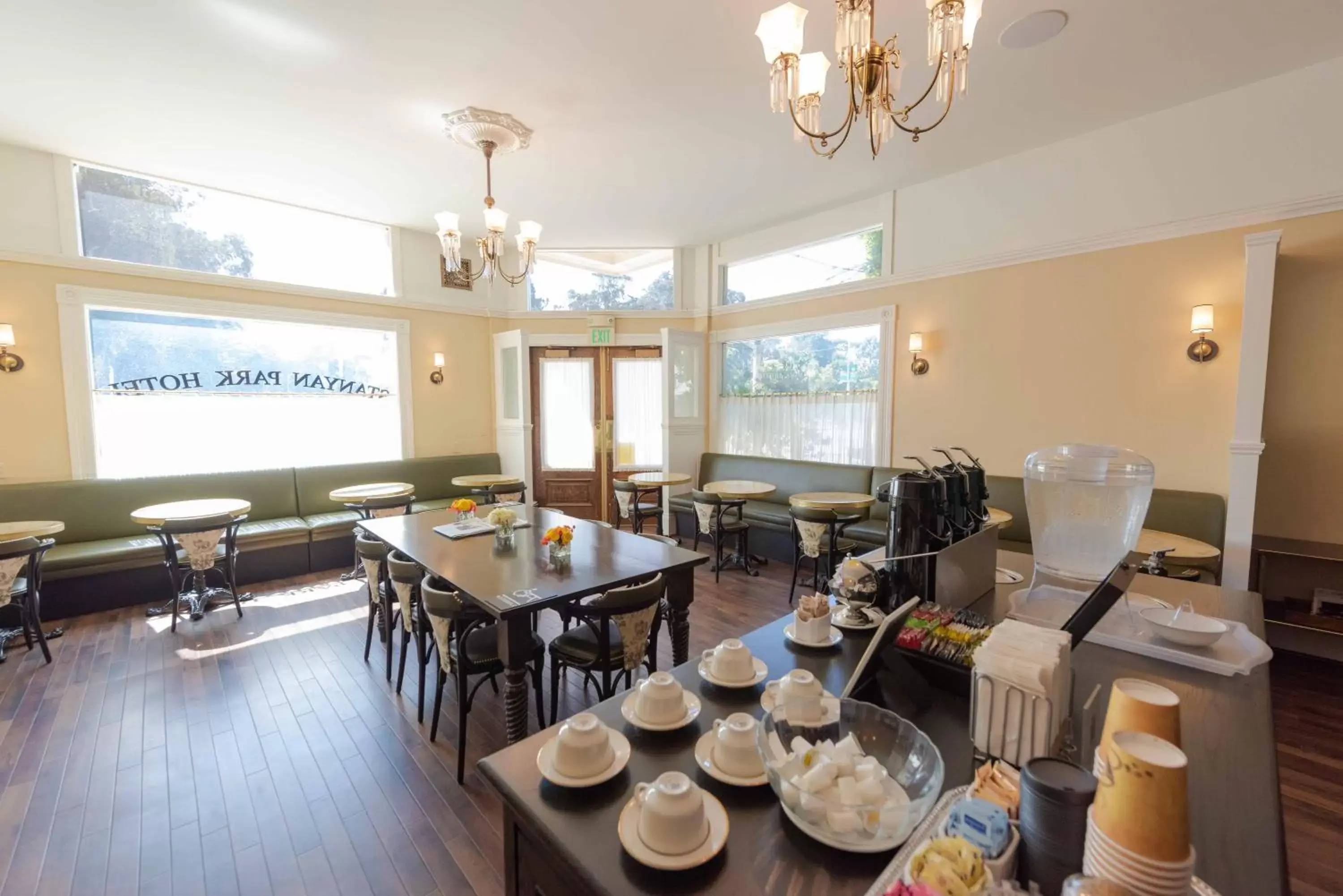 Continental breakfast, Restaurant/Places to Eat in Stanyan Park Hotel