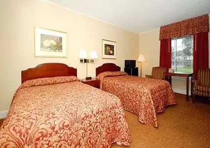 Photo of the whole room, Bed in Ambassador Inn