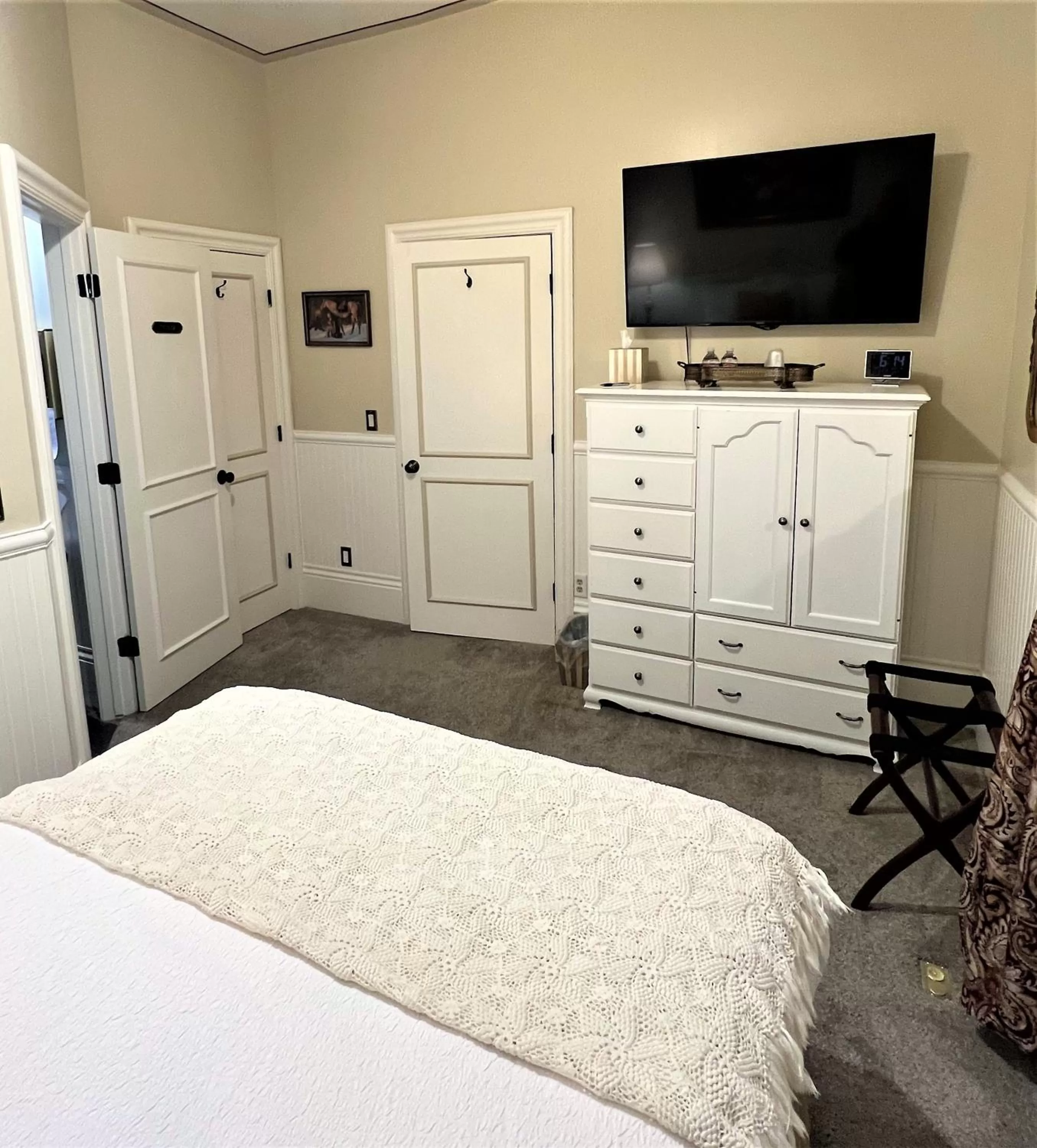 Bed in Heber Senator Bed and Breakfast