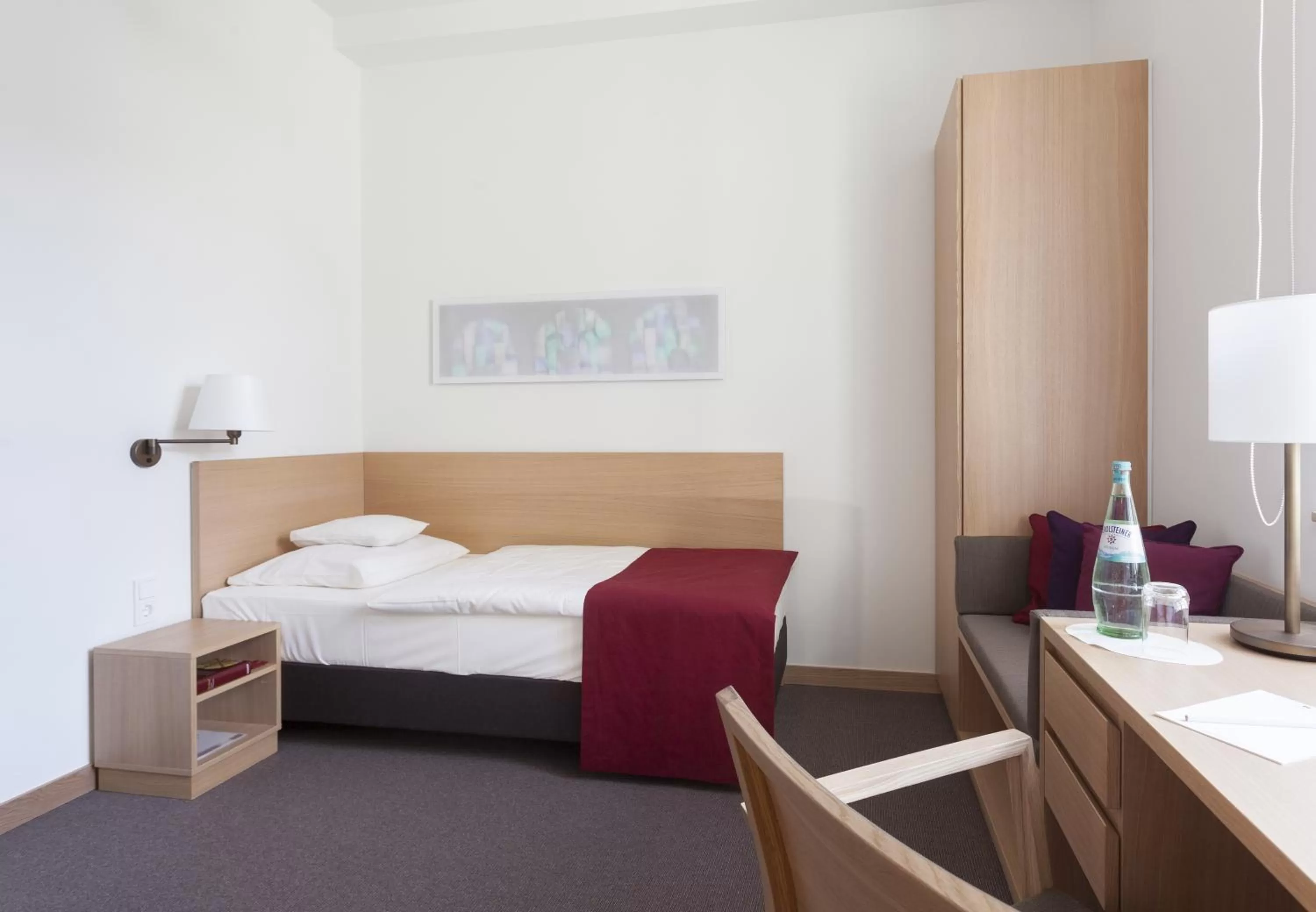 Photo of the whole room, Bed in Kardinal Schulte Haus