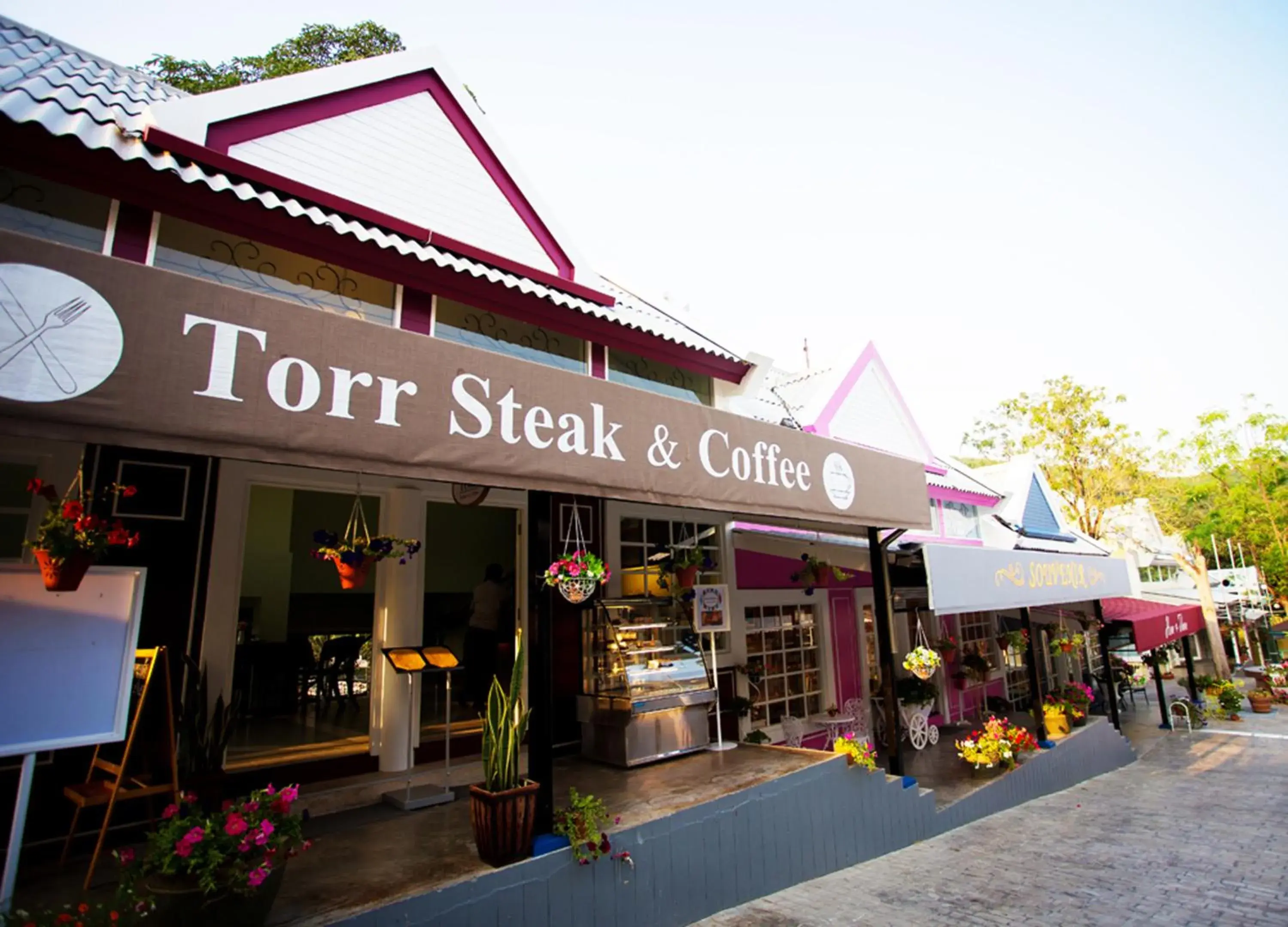 Restaurant/places to eat in Brookside Valley Resort Restaurant/places to eat in Brookside Valley Resort