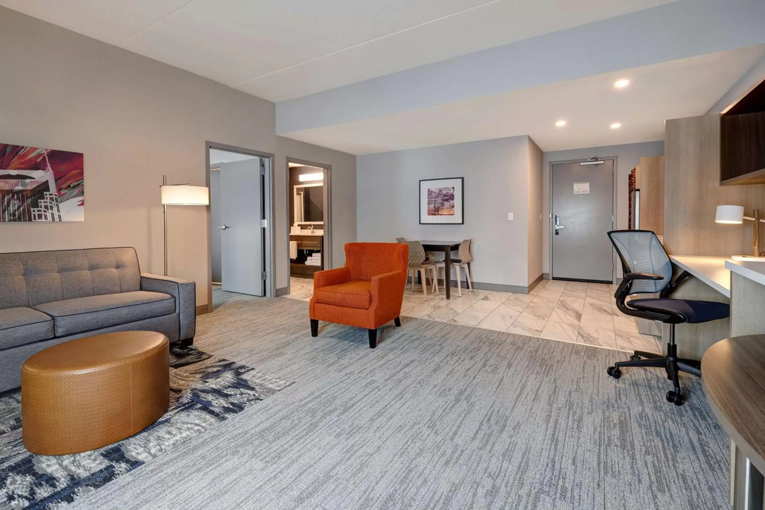 Living room, Seating Area in Home2 Suites By Hilton Nashville Downtown-Metrocenter