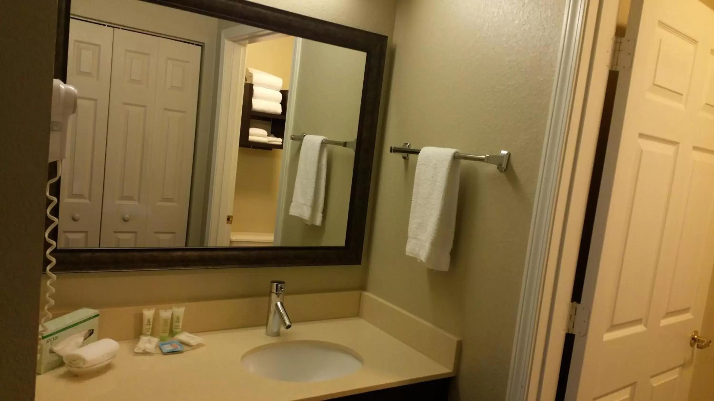 Bathroom in Staybridge Suites Chicago-Oakbrook Terrace, an IHG Hotel