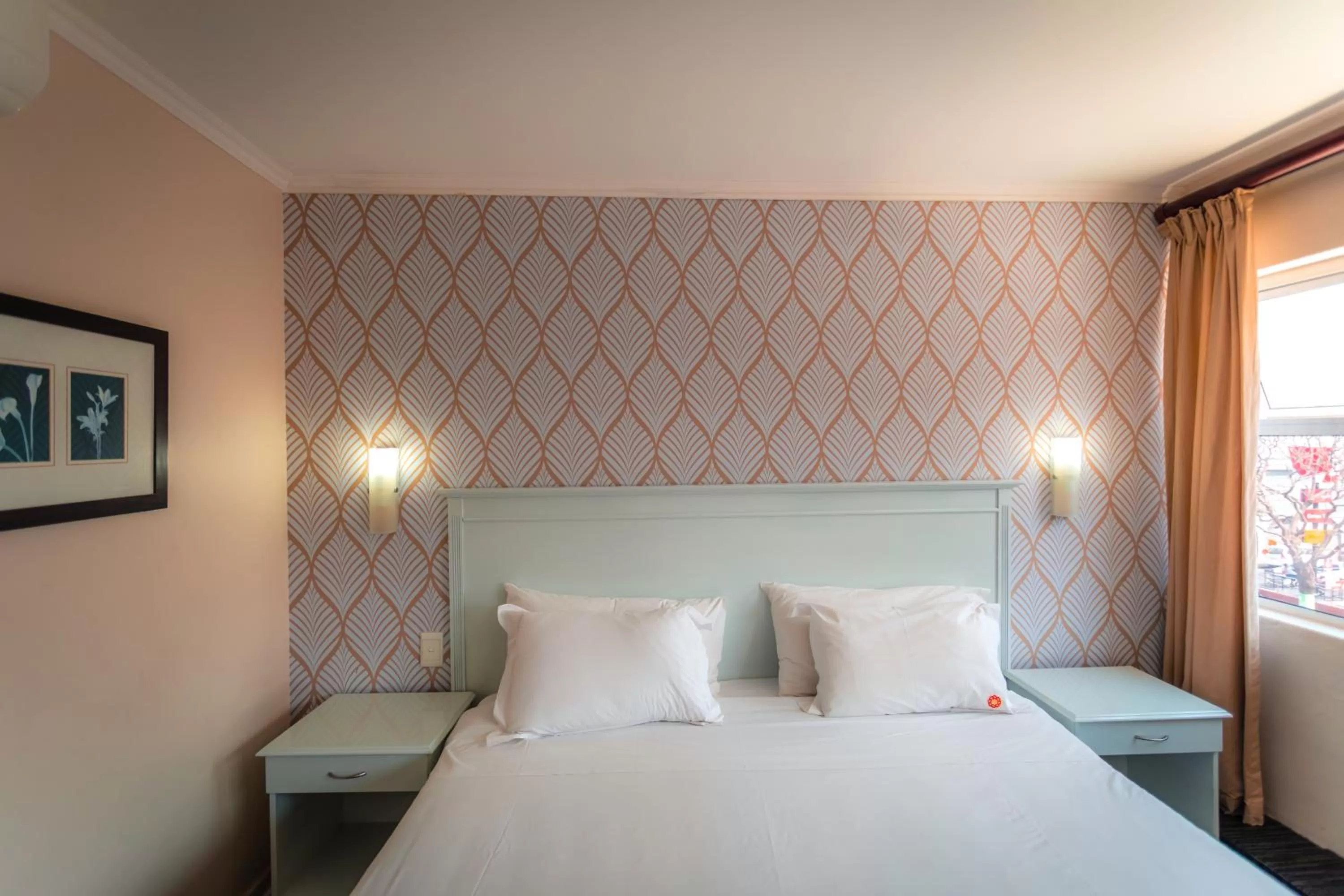 Bedroom, Bed in Florida Park Hotel, Florida Road