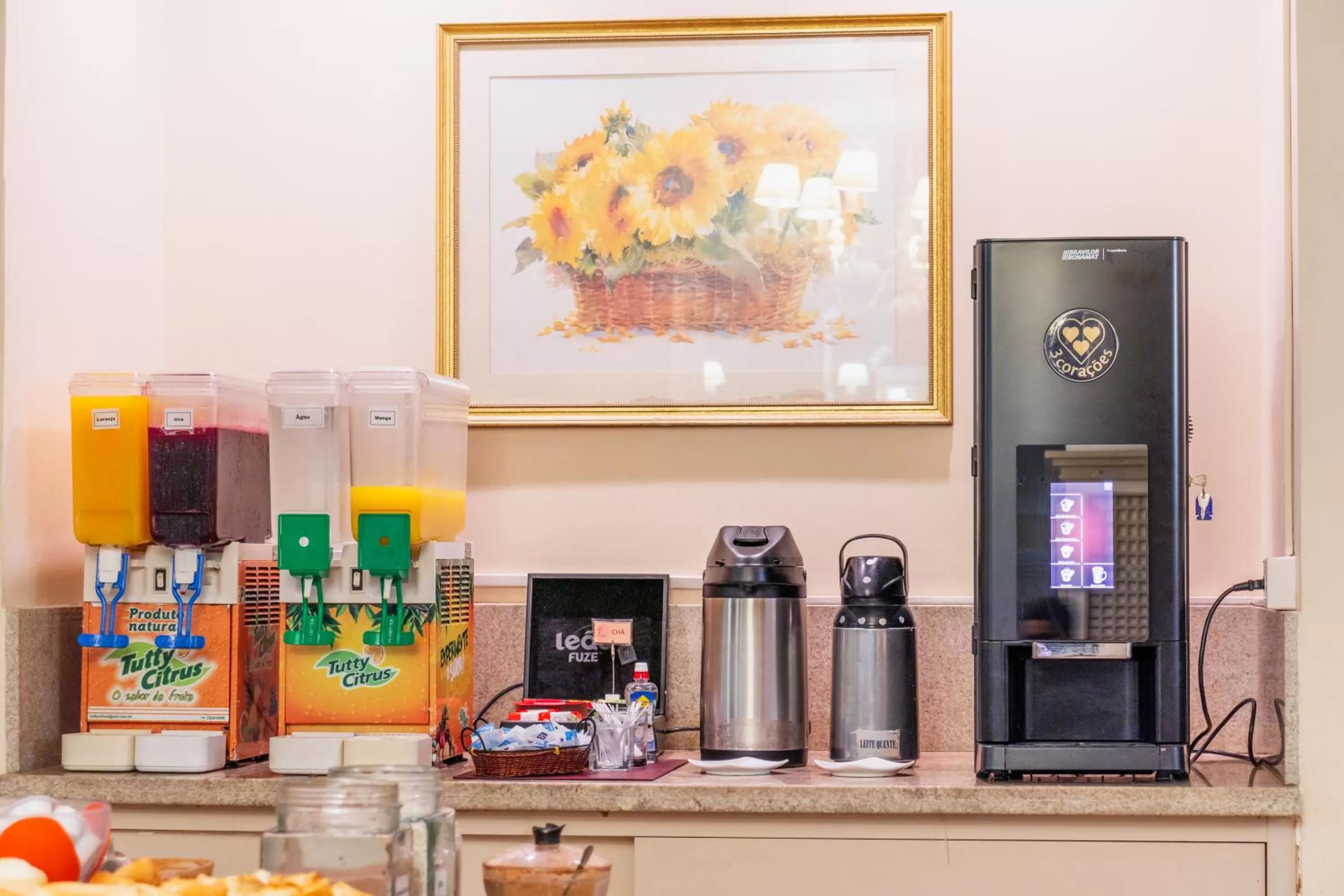 Coffee/tea facilities in Lancaster Hotel by Castelo Itaipava
