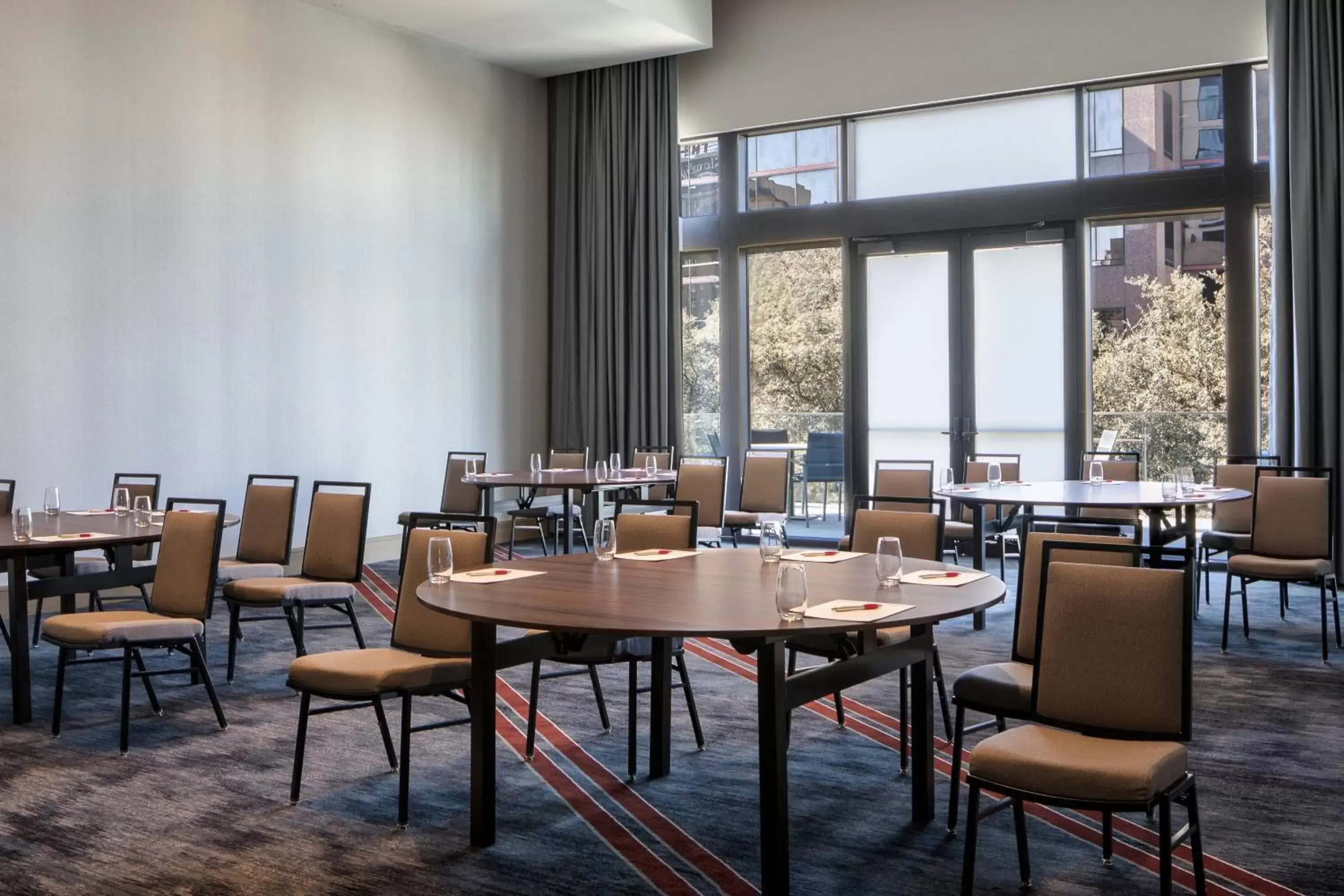 Meeting/conference room, Restaurant/Places to Eat in Marriott Dallas Uptown