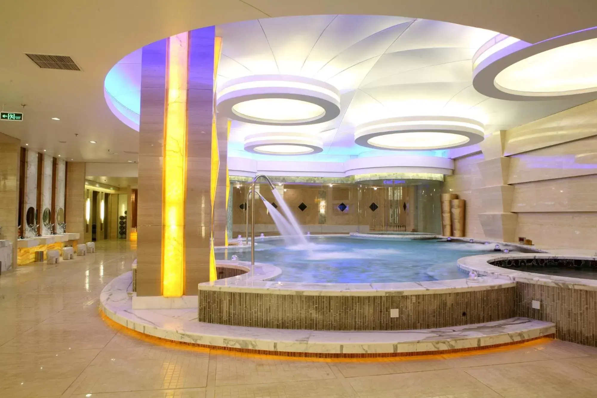 Spa and wellness centre/facilities, Swimming Pool in Wyndham Qingdao