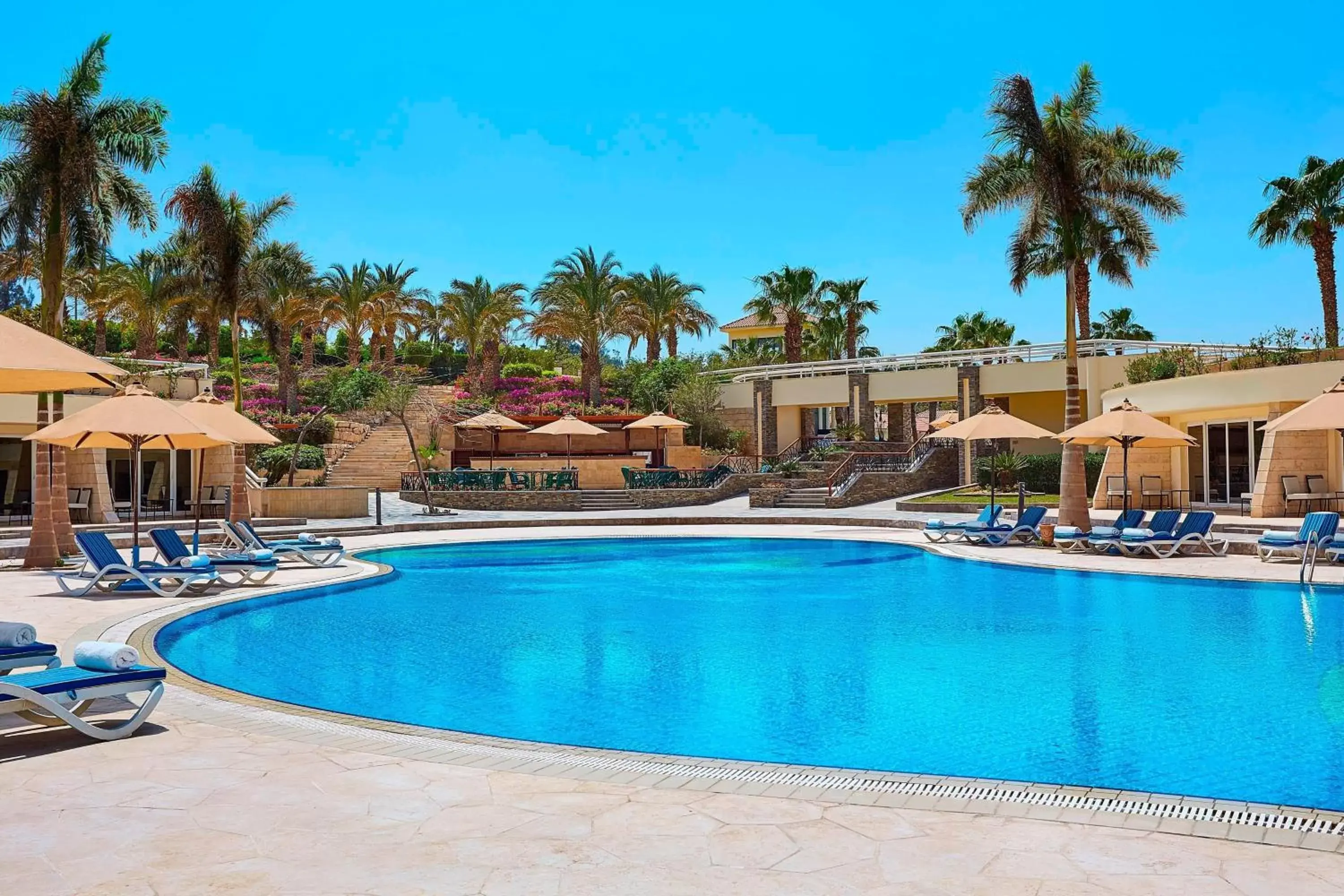 Swimming Pool in JW Marriott Hotel Cairo