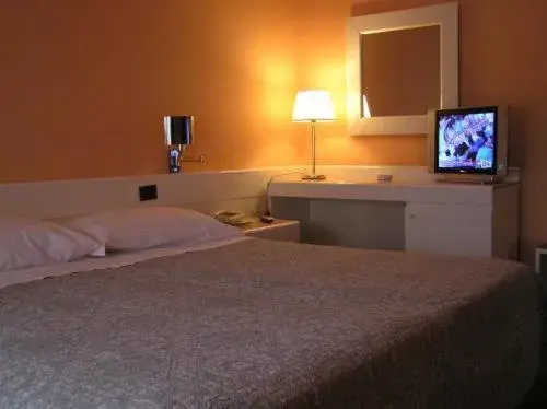 Photo of the whole room, Bed in Hotel Giovanni