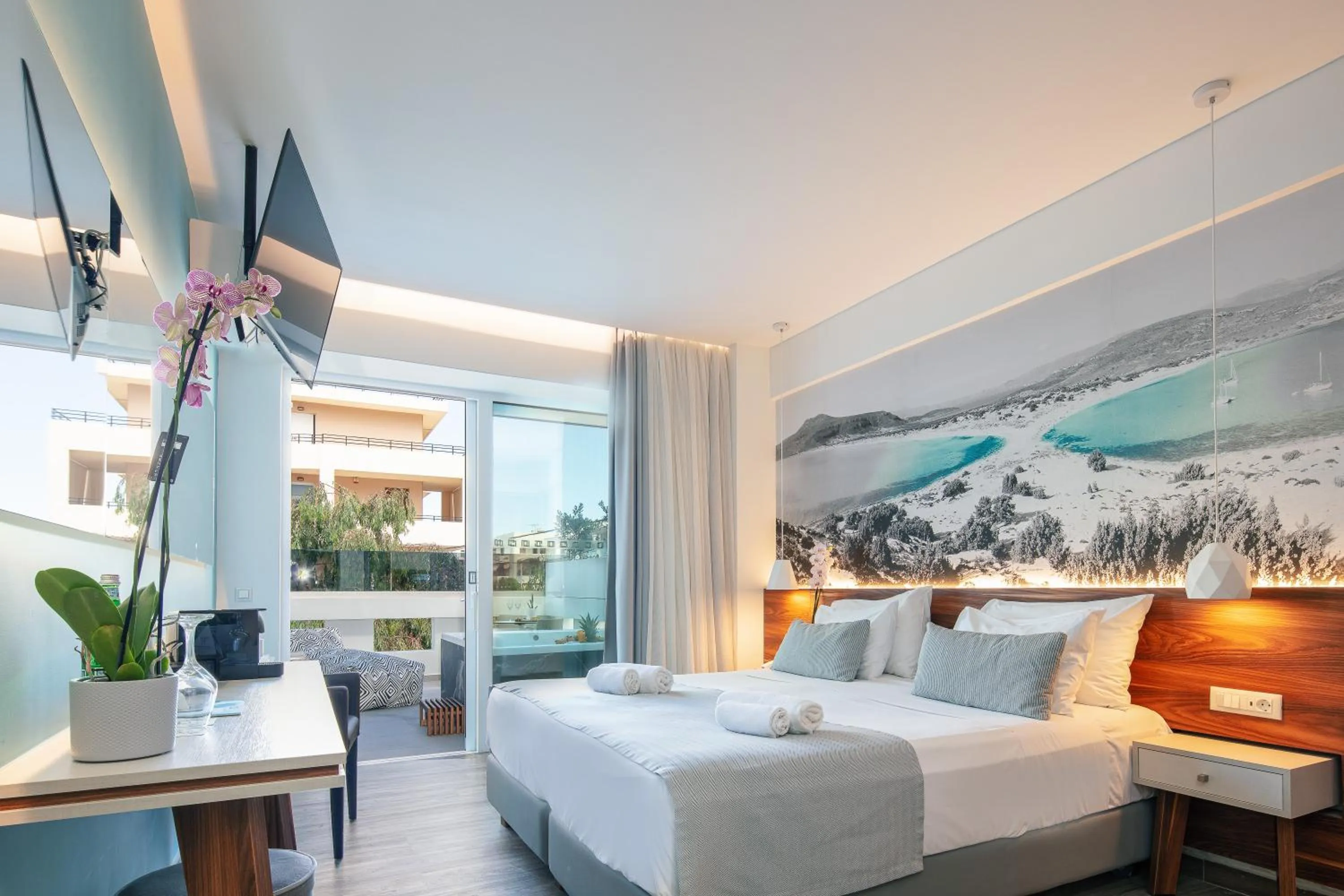 Photo of the whole room, Bed in Atrium Ambiance Hotel