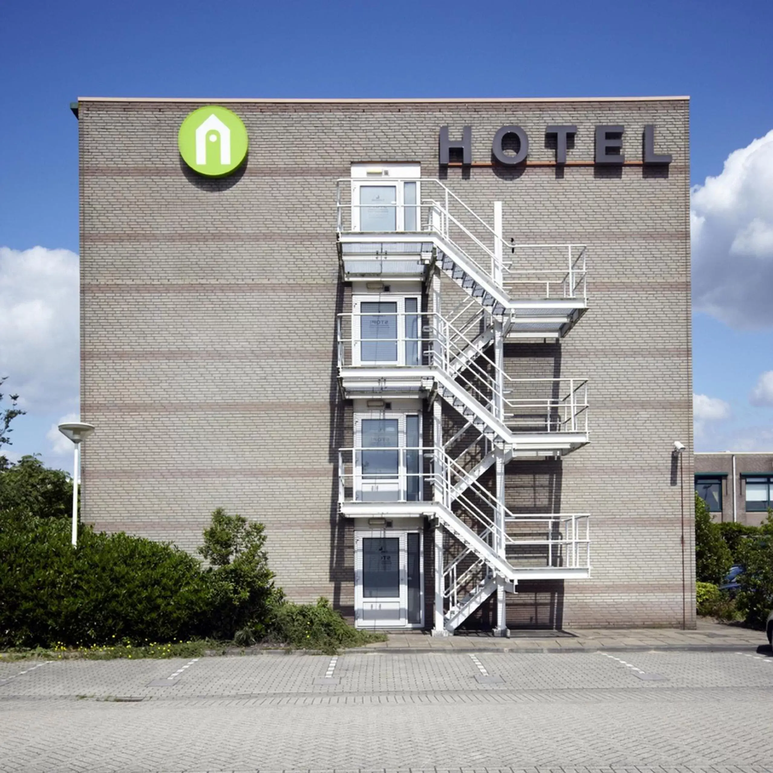 Facade/entrance, Property Building in Campanile Hotel & Restaurant Amersfoort