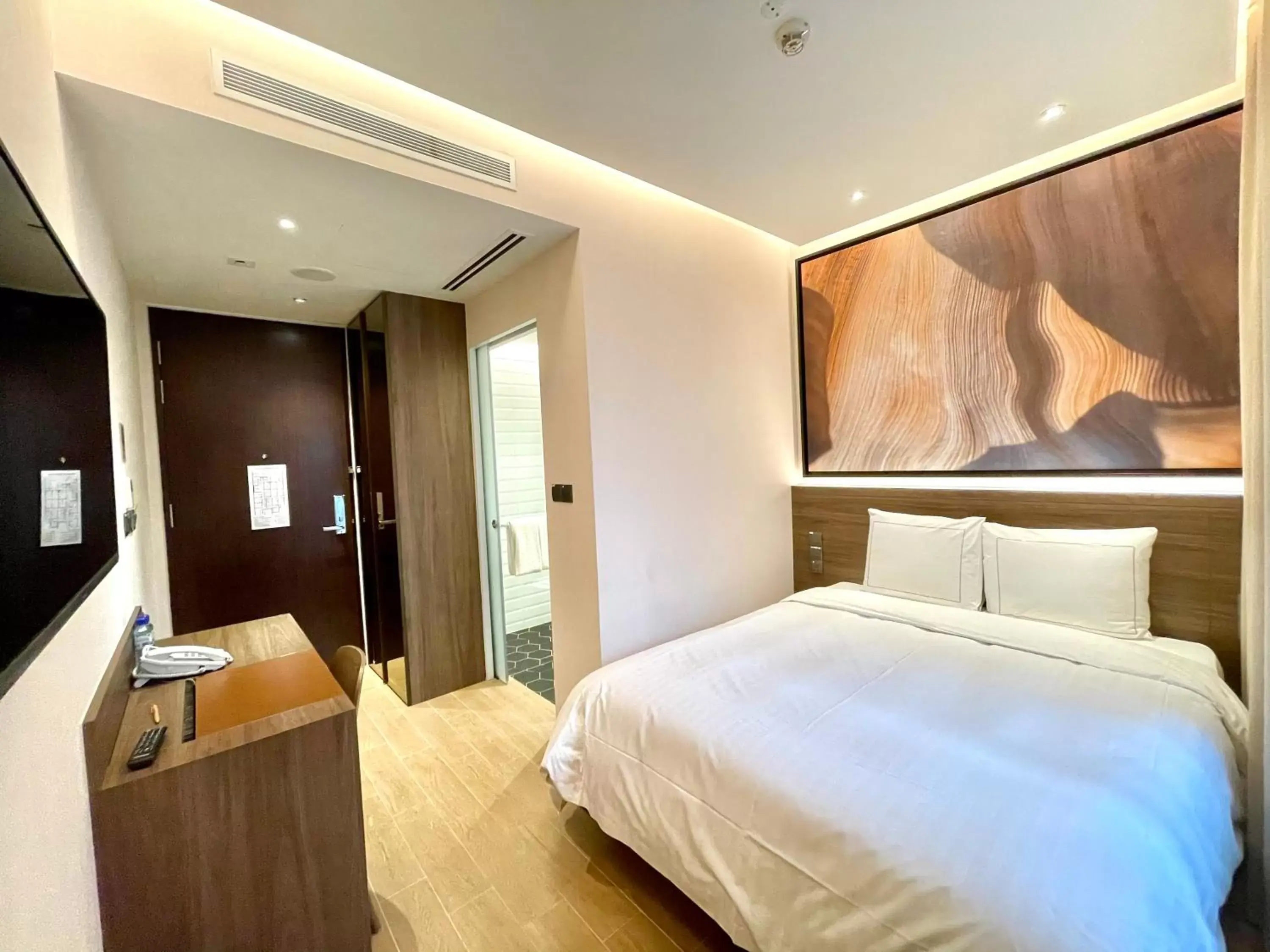 Bed in L Hotel Premier By Lion Peak