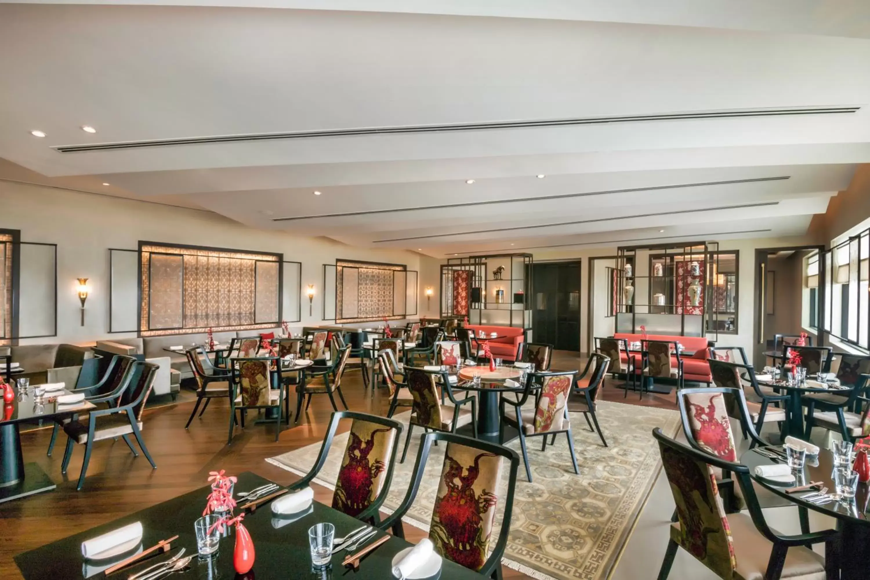 Restaurant/places to eat in The Oberoi New Delhi Restaurant/places to eat in The Oberoi New Delhi