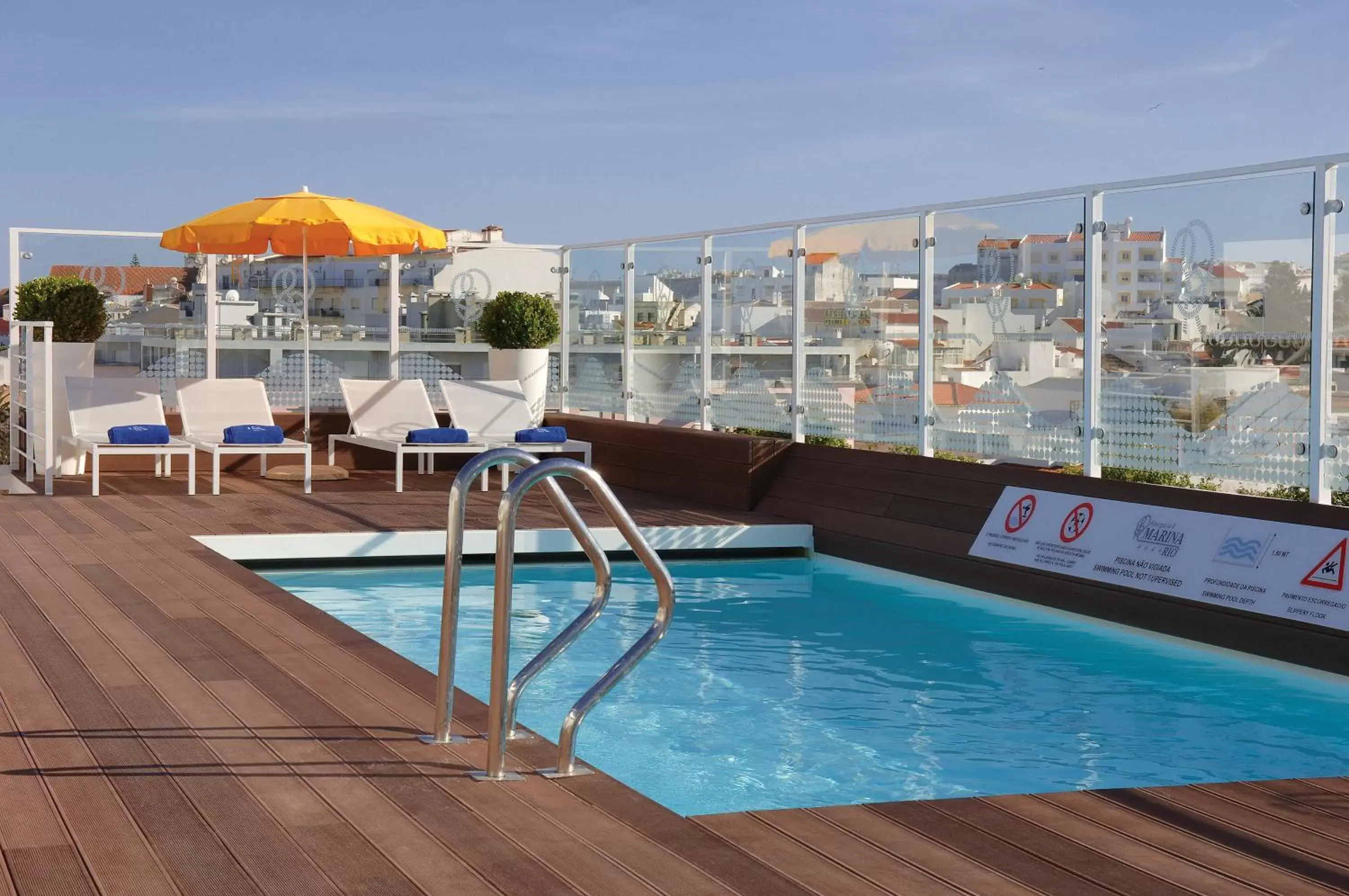 Swimming Pool in Hotel Marina Rio