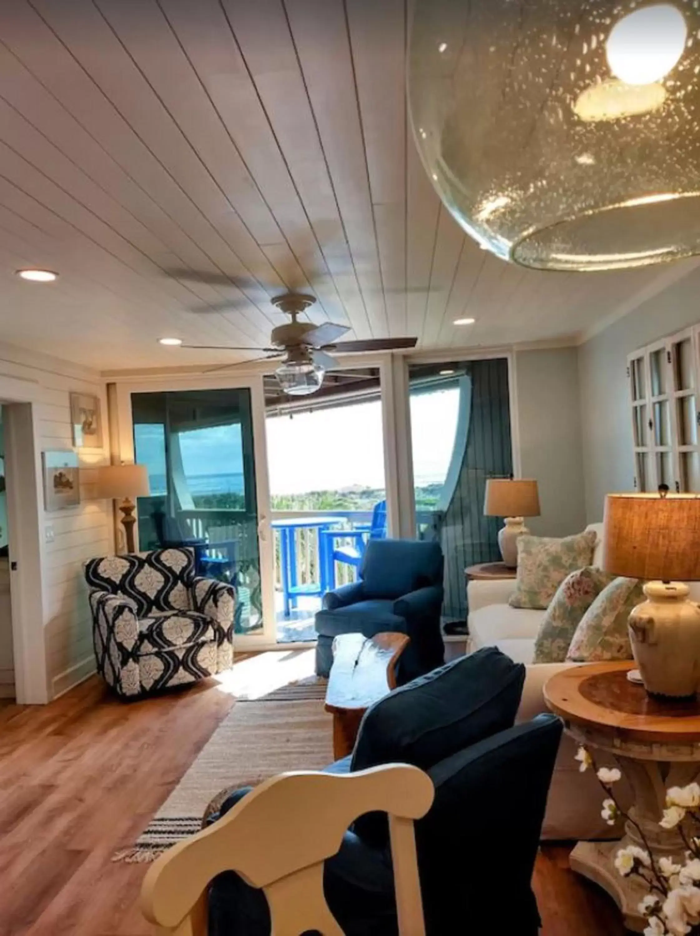 Seating Area in Hibiscus Oceanfront Resort