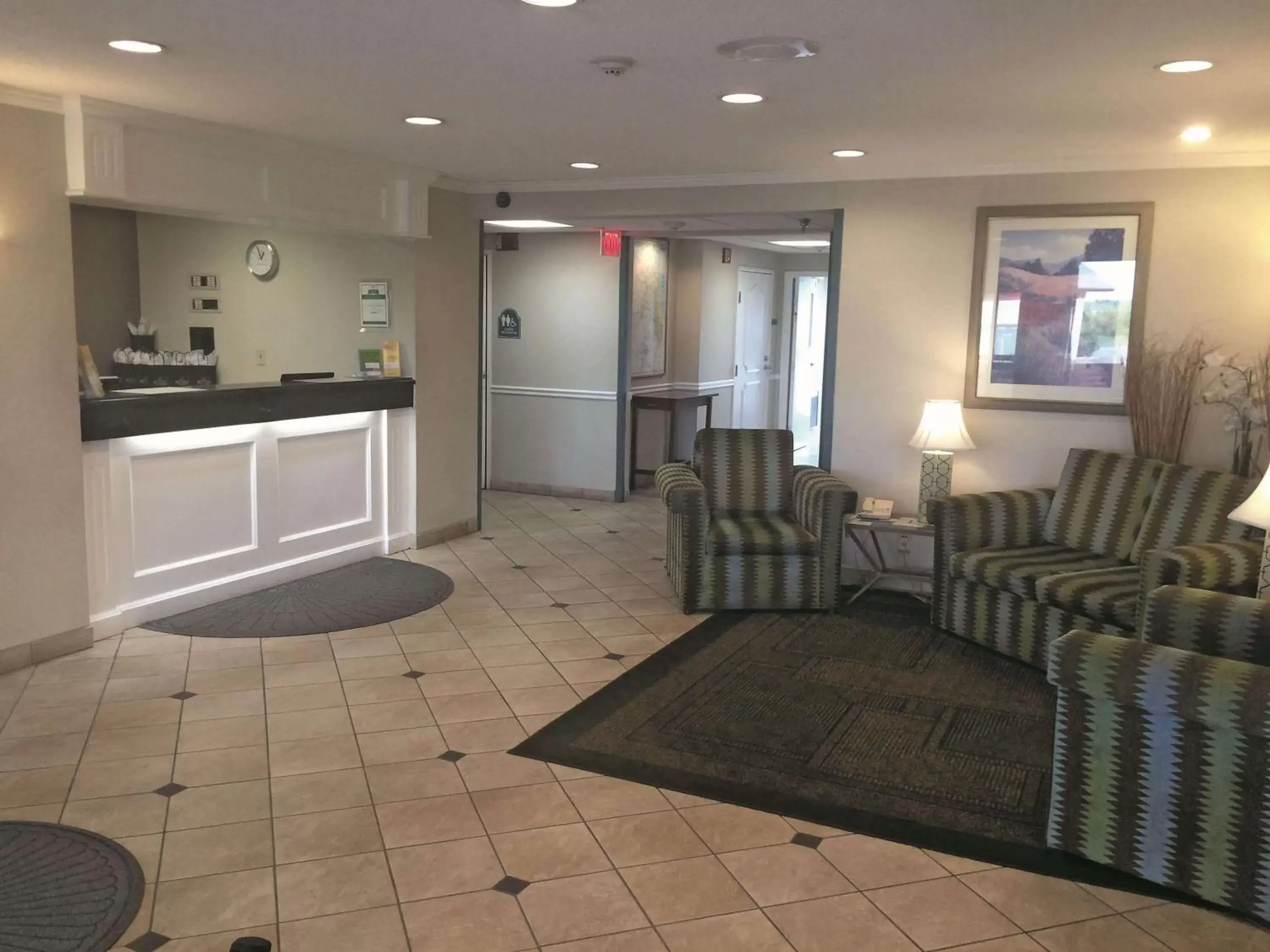 Lobby or reception in La Quinta by Wyndham Chicago Gurnee Lobby or reception in La Quinta by Wyndham Chicago Gurnee