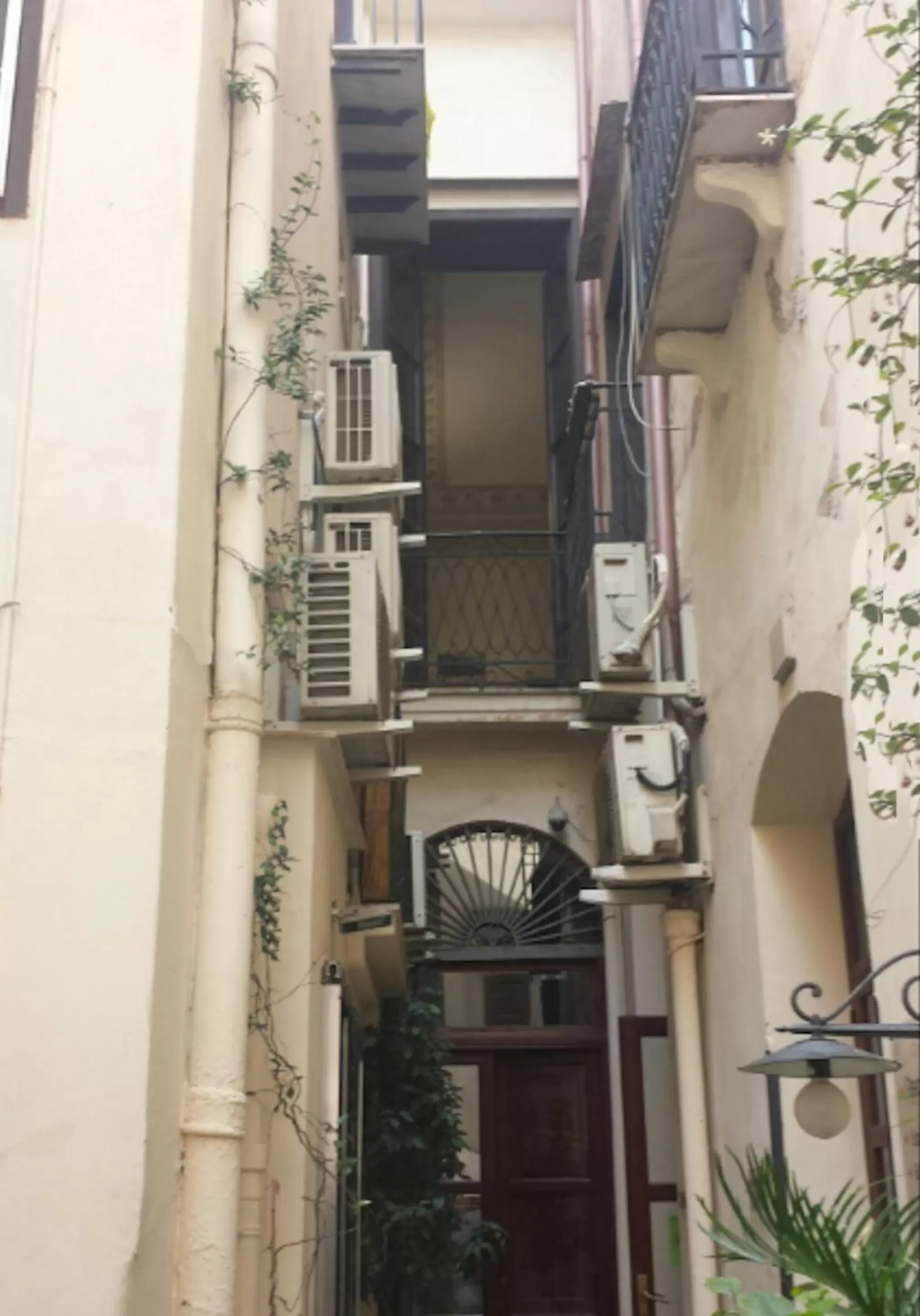 Facade/entrance, Property Building in Locanda Scirocco