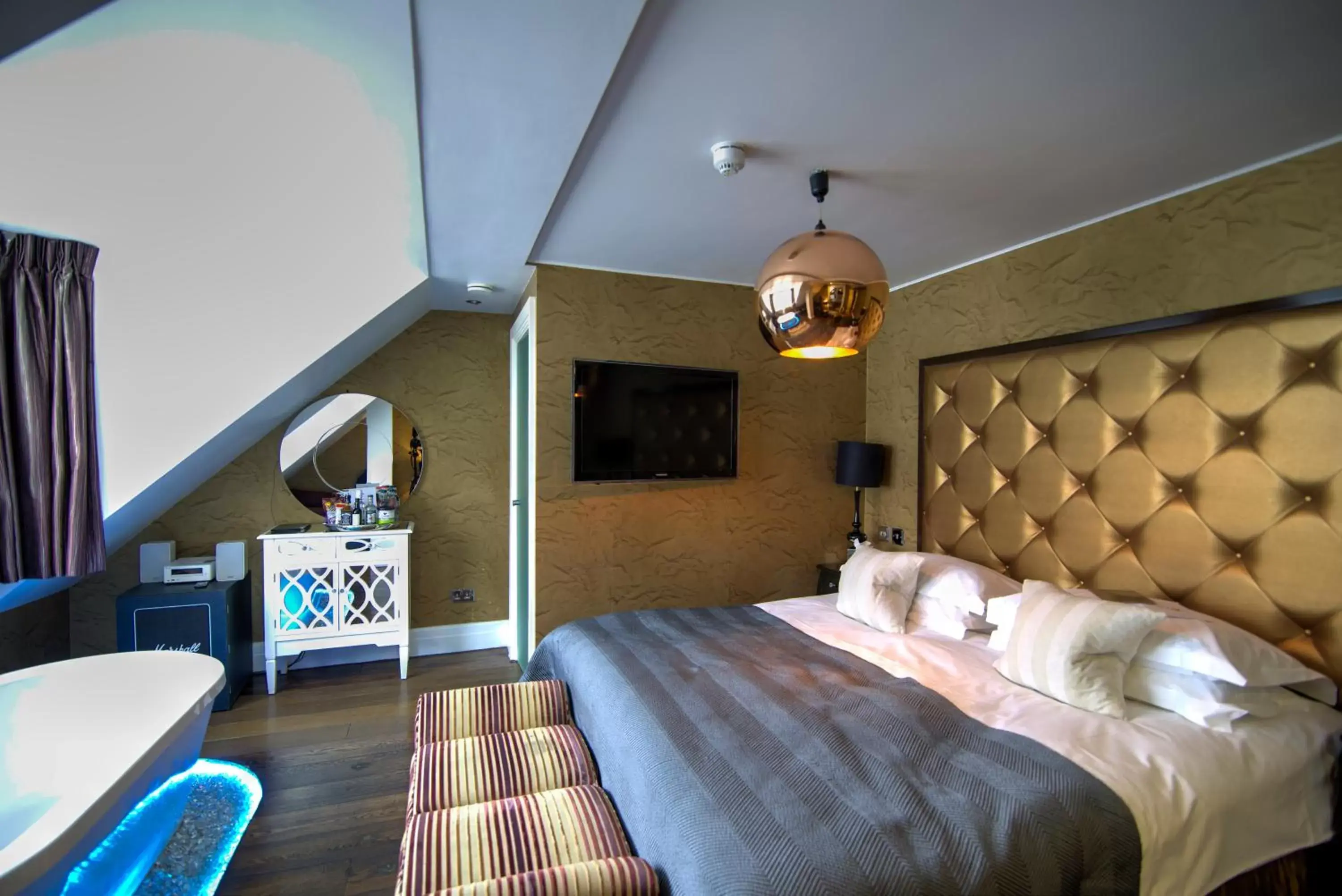 Bedroom, Bed in Karma Sanctum Soho Hotel