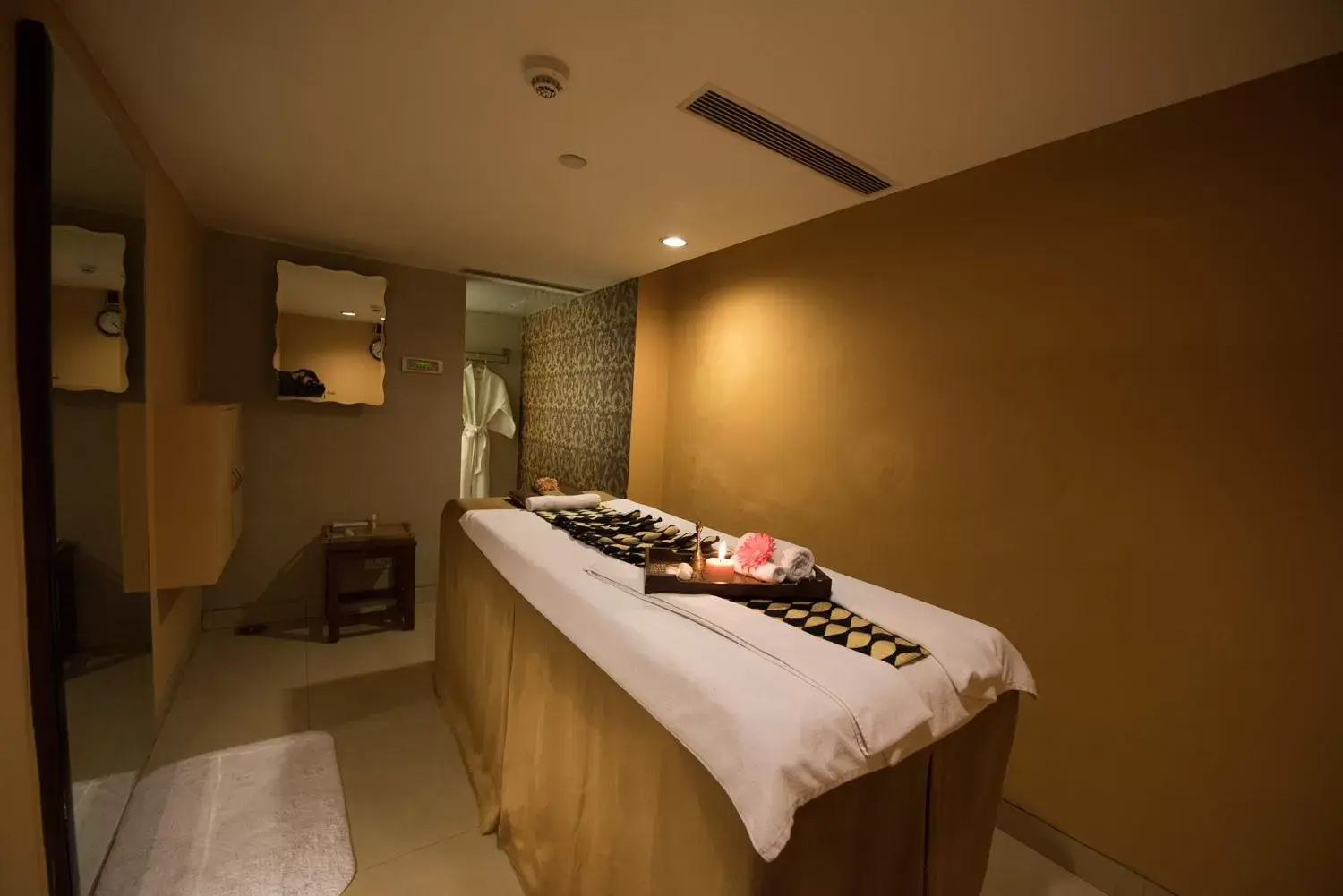 Massage in The Suryaa Hotel New Delhi